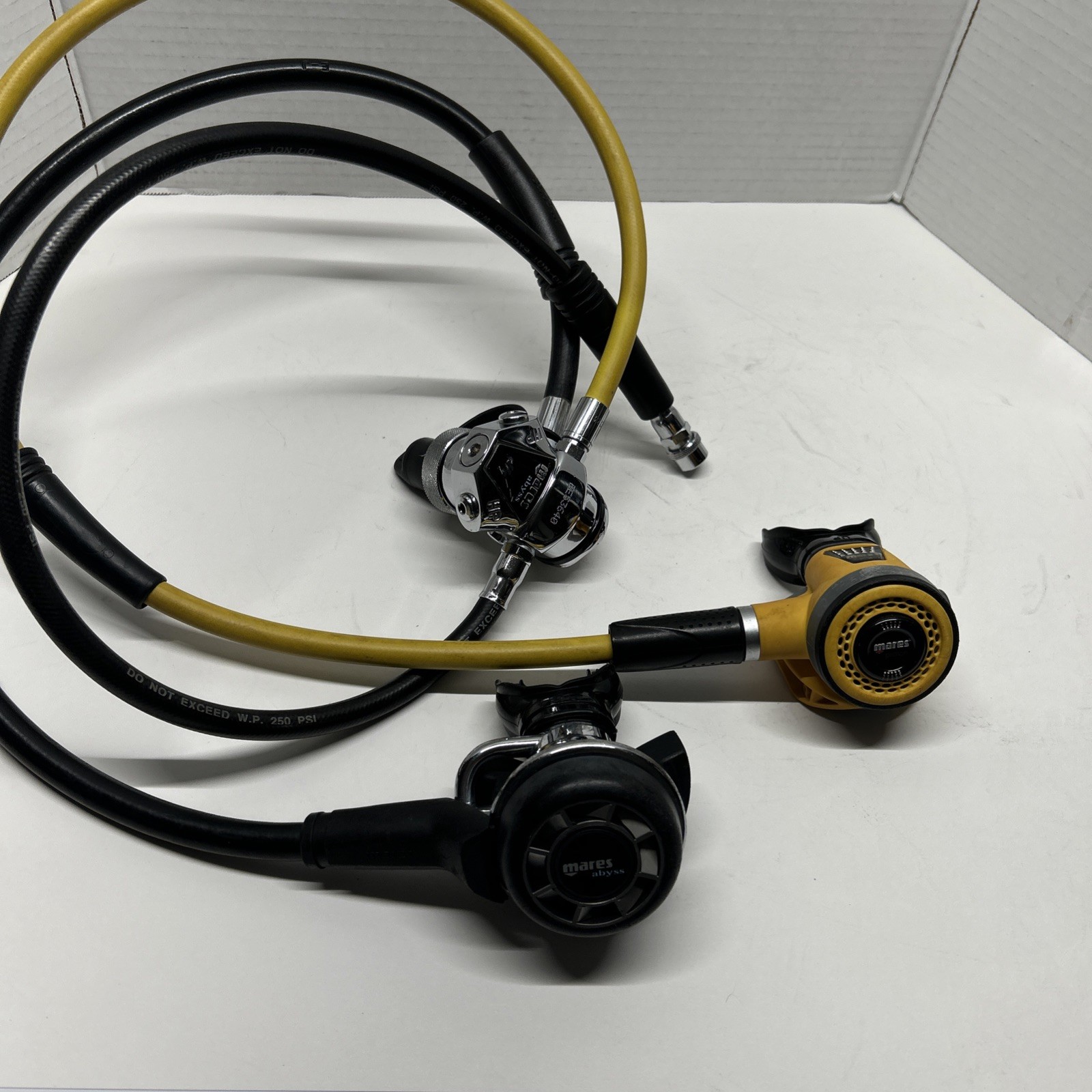Mares Anyss Regulator Set. DIN. Tested And Working. Scuba Dive.