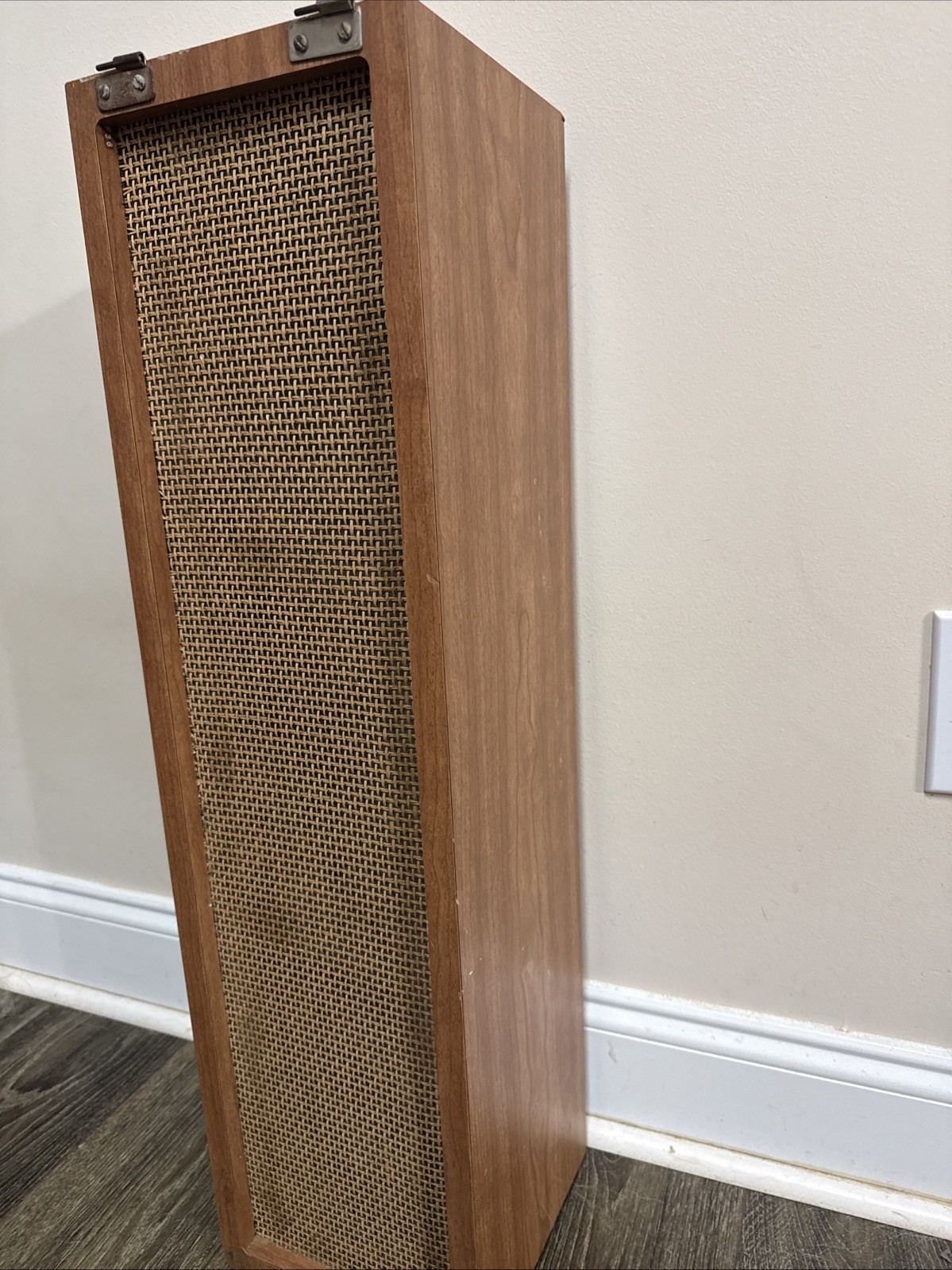 One Yak Stack Speaker Column Portable Fold Up Stacking Event Speaker Untested