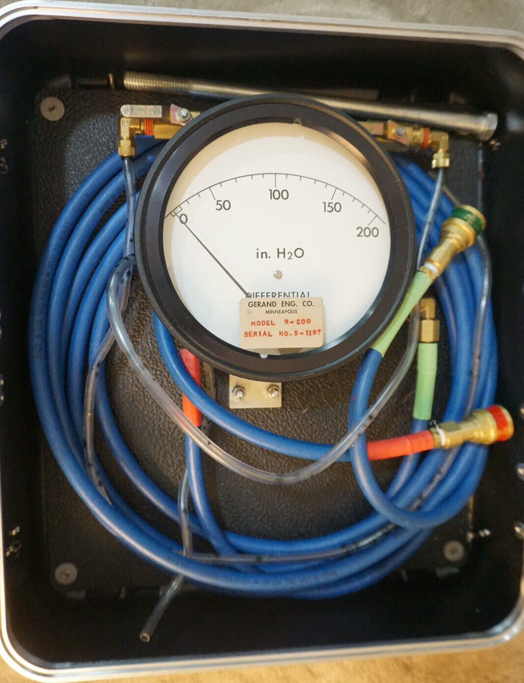 Gerand Eng. Model R-200 H2O Differential Test Gauge Orange Research 1516-E1360