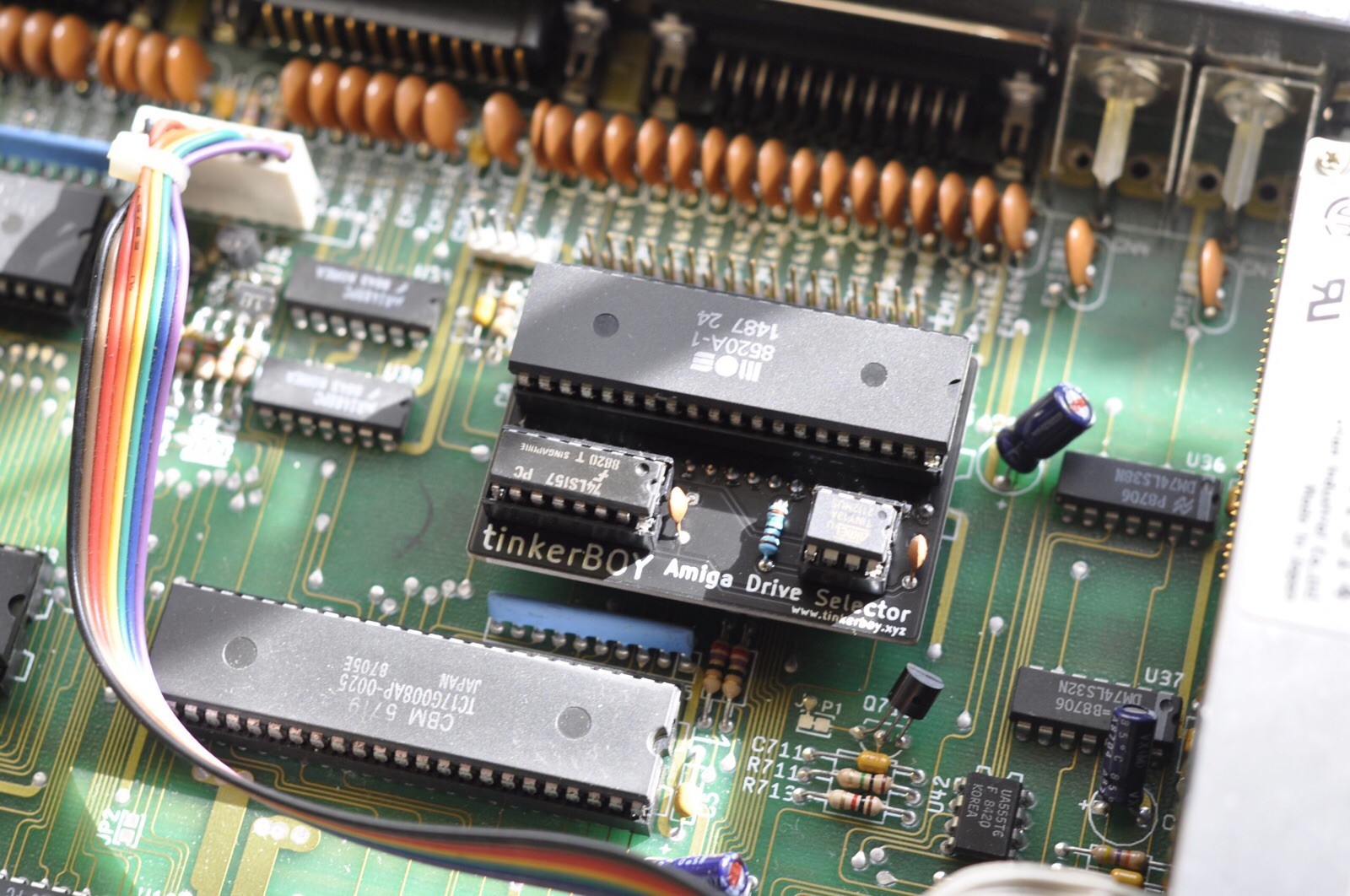 tinkerBOY Amiga Drive Selector – Switchless Boot Selector for Amiga