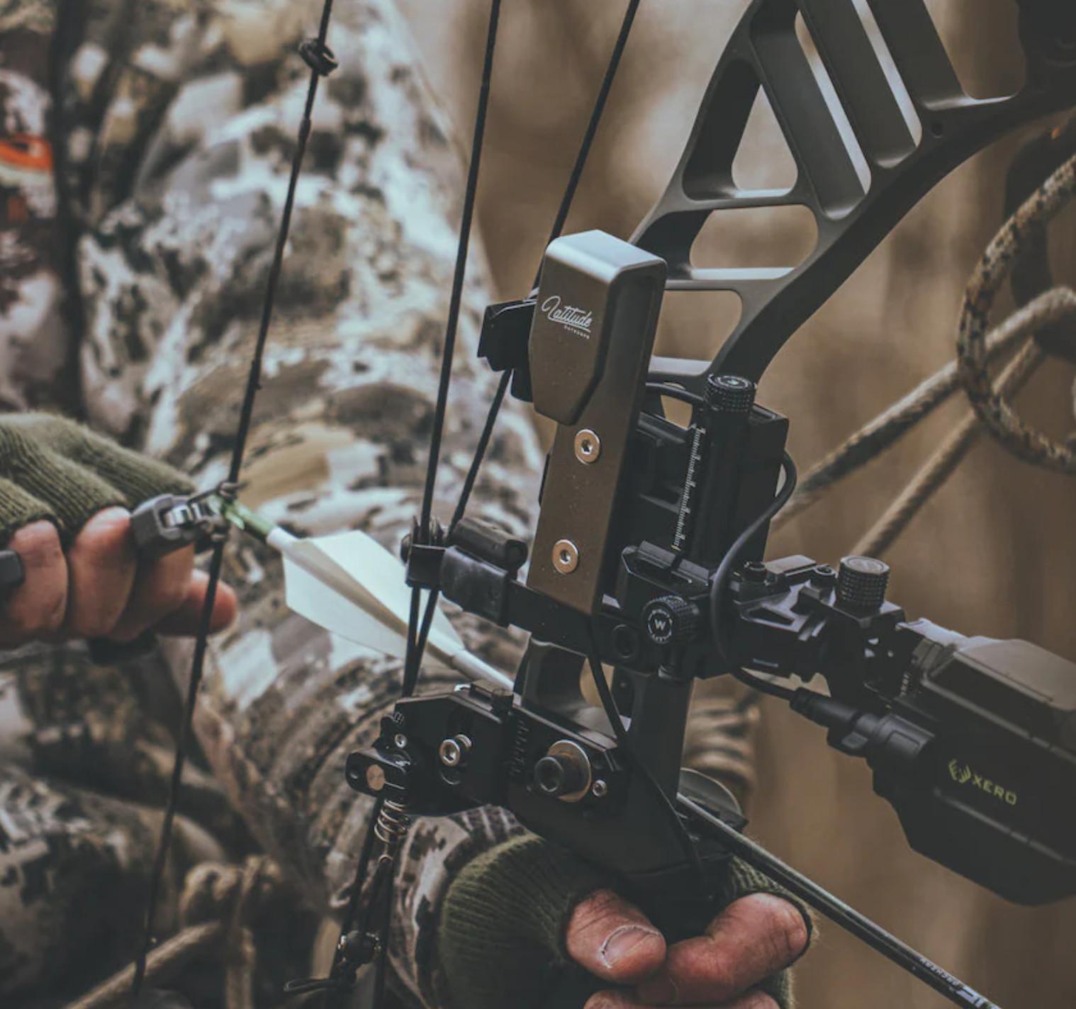 Latitude Outdoors Fixed Bow Hanger Mobile Hunting New