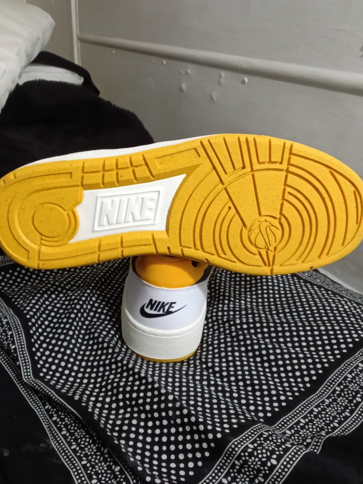 Nike Full Force Low White University Gold Size 12