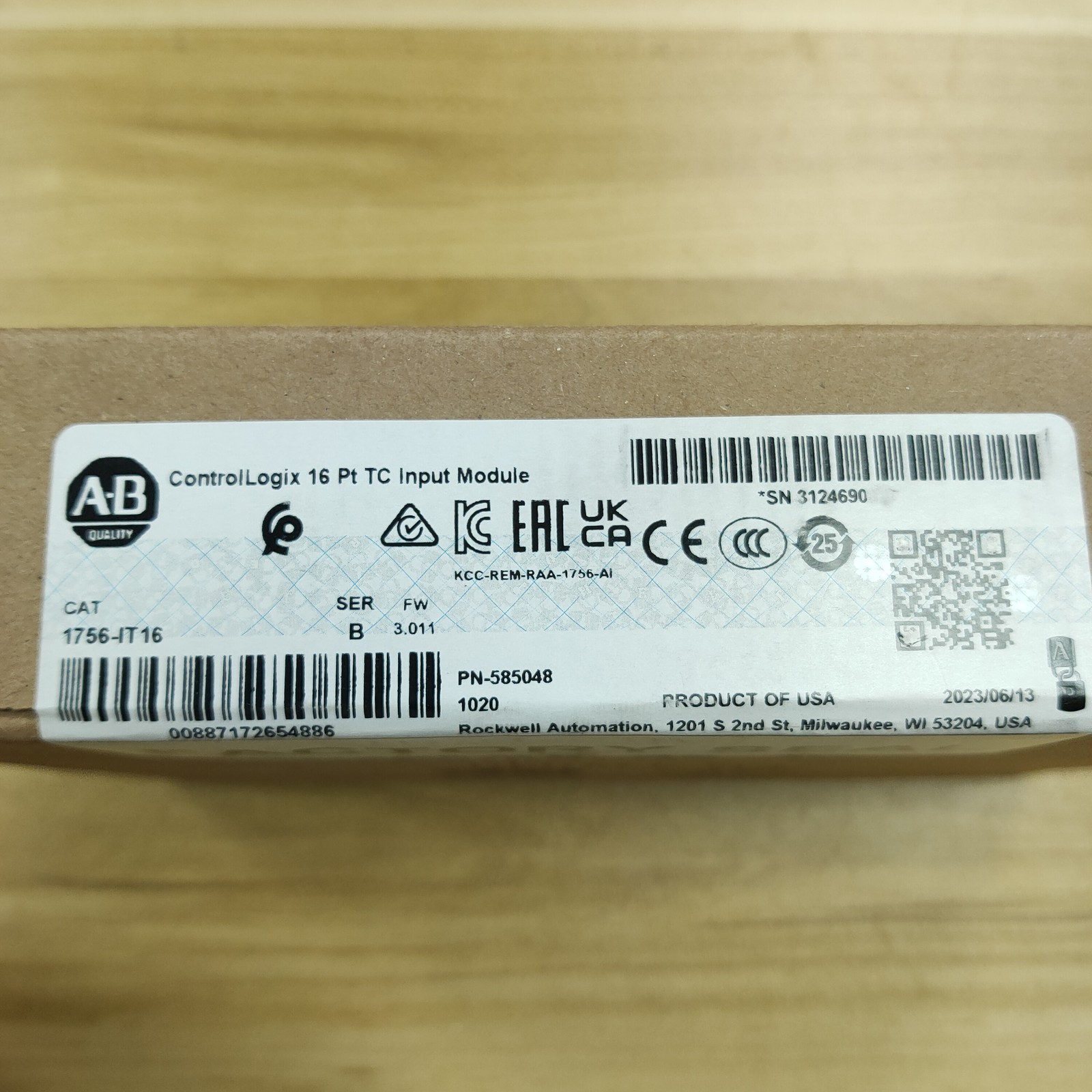 2022 New Sealed AB Input Module 1756-IT16 / 1756IT16 PLC