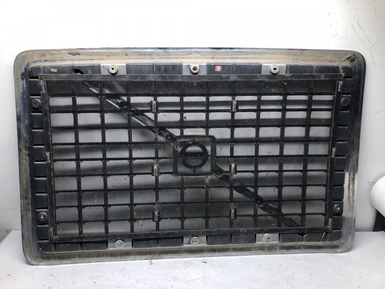 Volvo VNL Grille - Used
