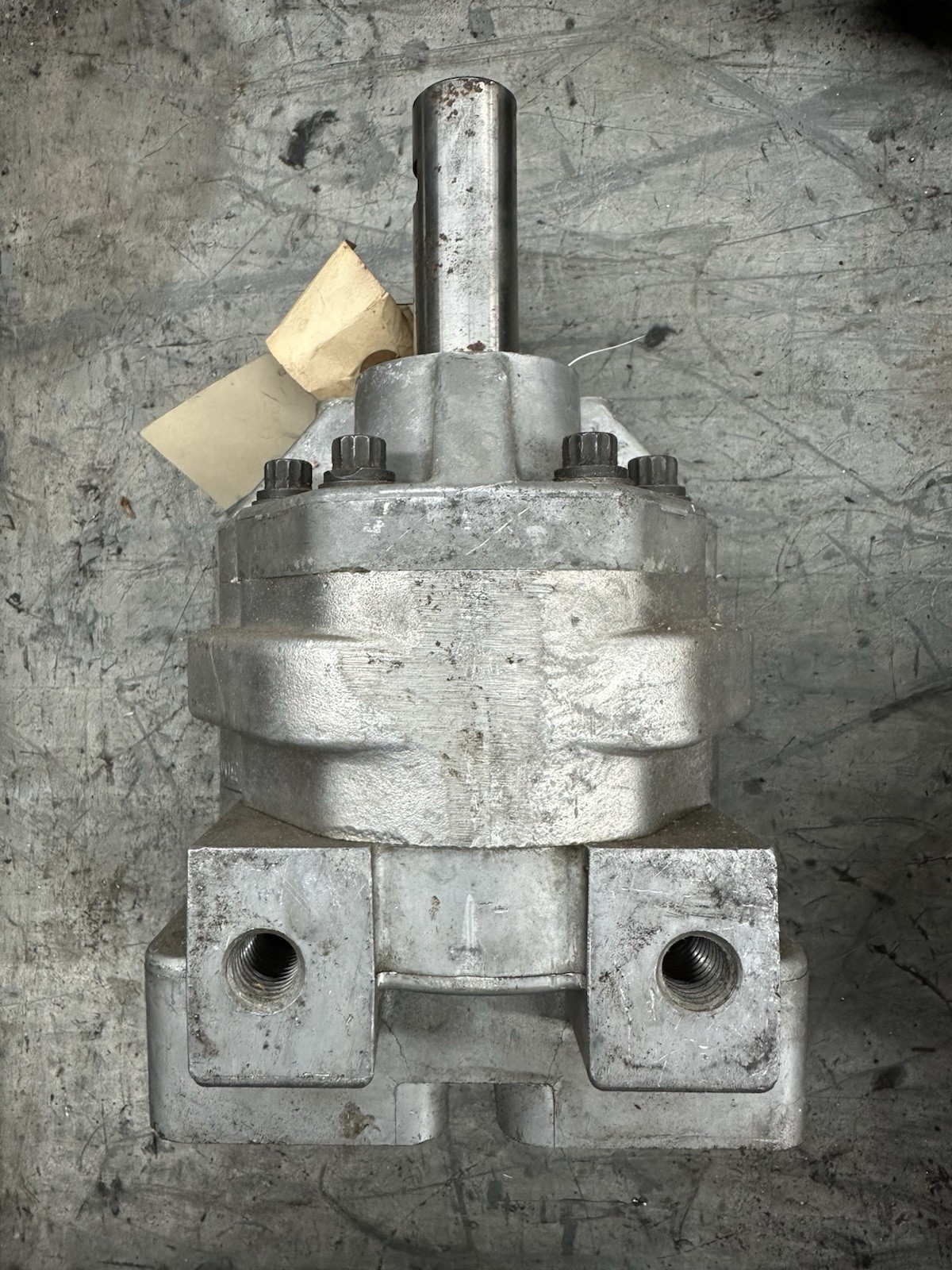 *NEW* TYRONE HYDRAULIC PUMP (1504-0020-B8RPX)