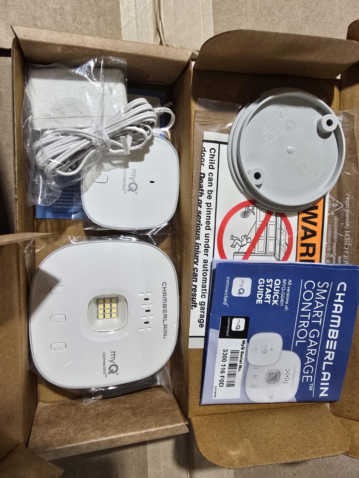 CHAMBERLAIN Smart Garage Control - Wireless Garage Hub myQ-G0401-ES, White