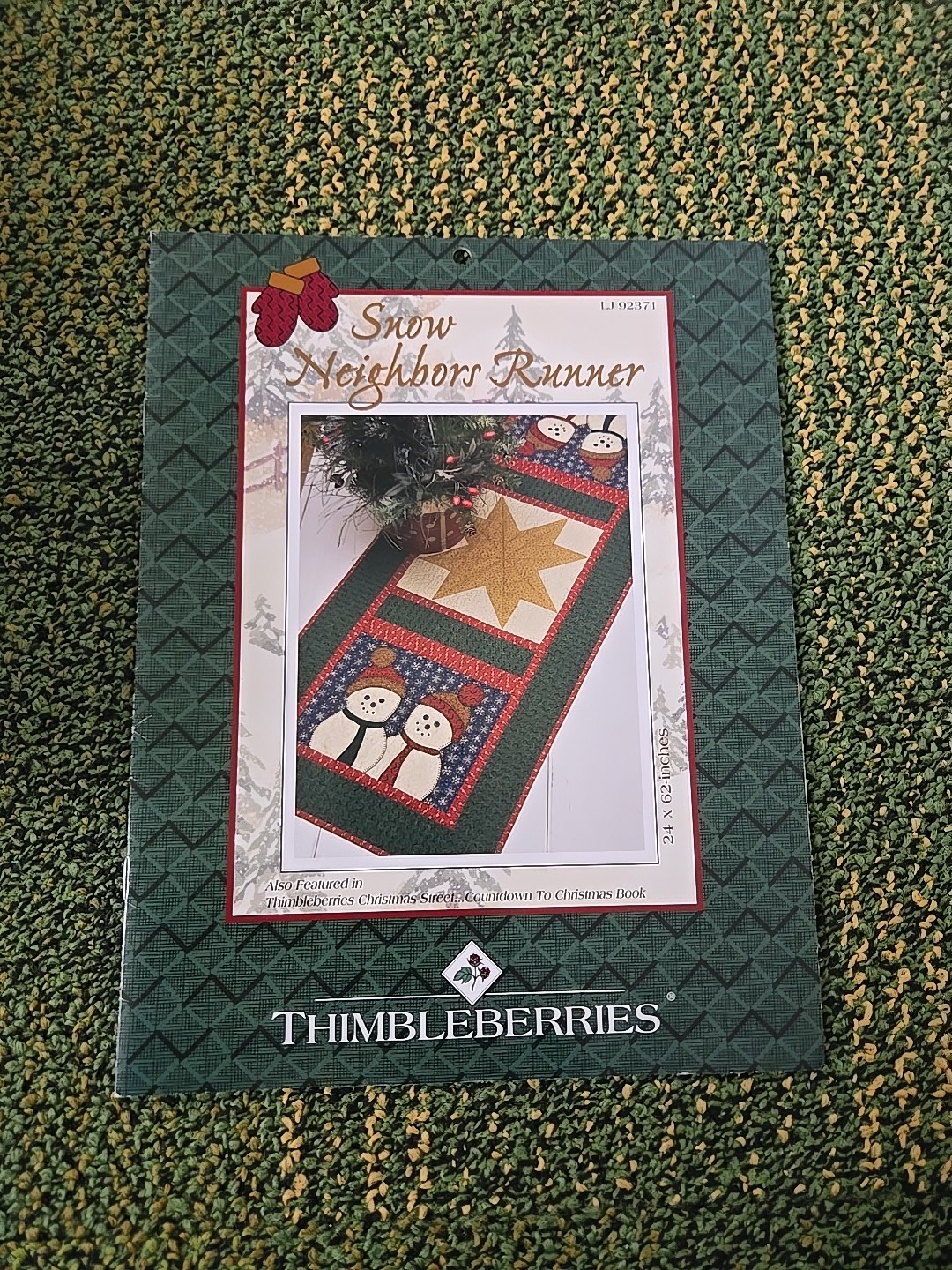 Snow Neighbors Runner quilt pattern by Thimbleberries 24" x 62" LJ92371