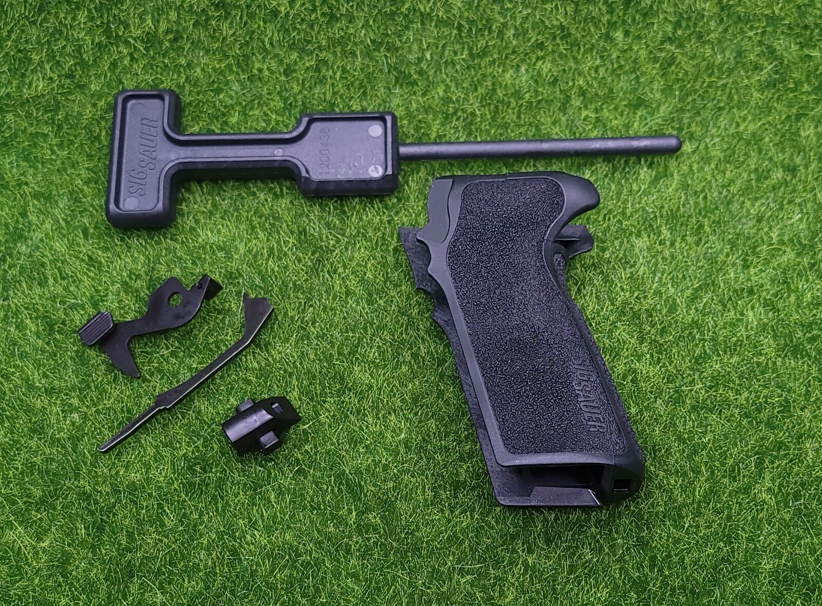 Sig Sauer P229 (DA/SA) E2 Grip Upgrade Kit & Removal Tool - GRIPKIT-229-E2
