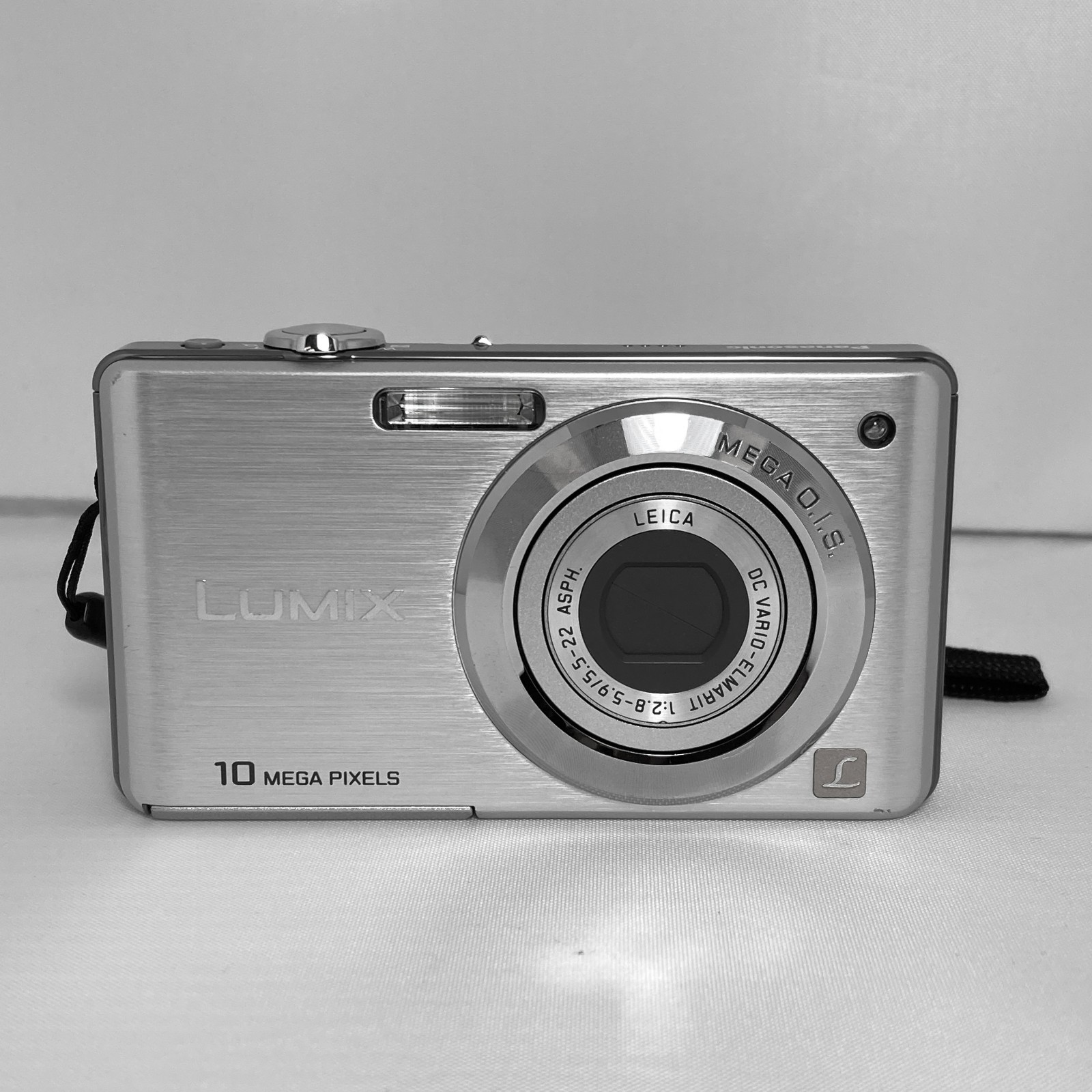 Panasonic LUMIX DMC-FS7 Compact Digital Camera Silver