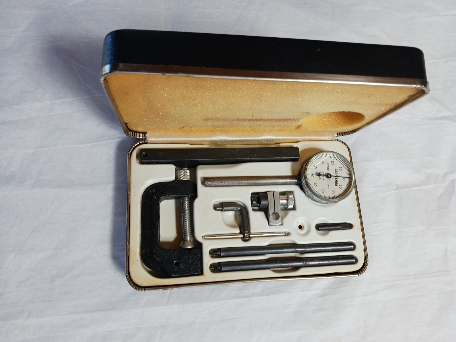VINTAGE SEARS CRAFTSMAN DIAL INDICATOR .001" W/HARD CASE