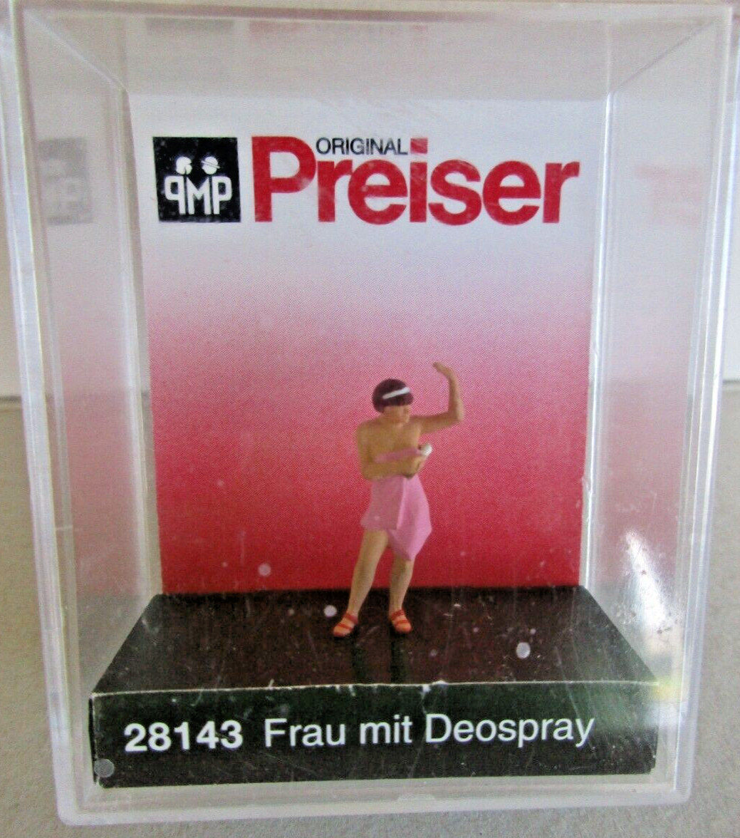 Preiser (HO) - Woman Spraying Deodorant  #28143
