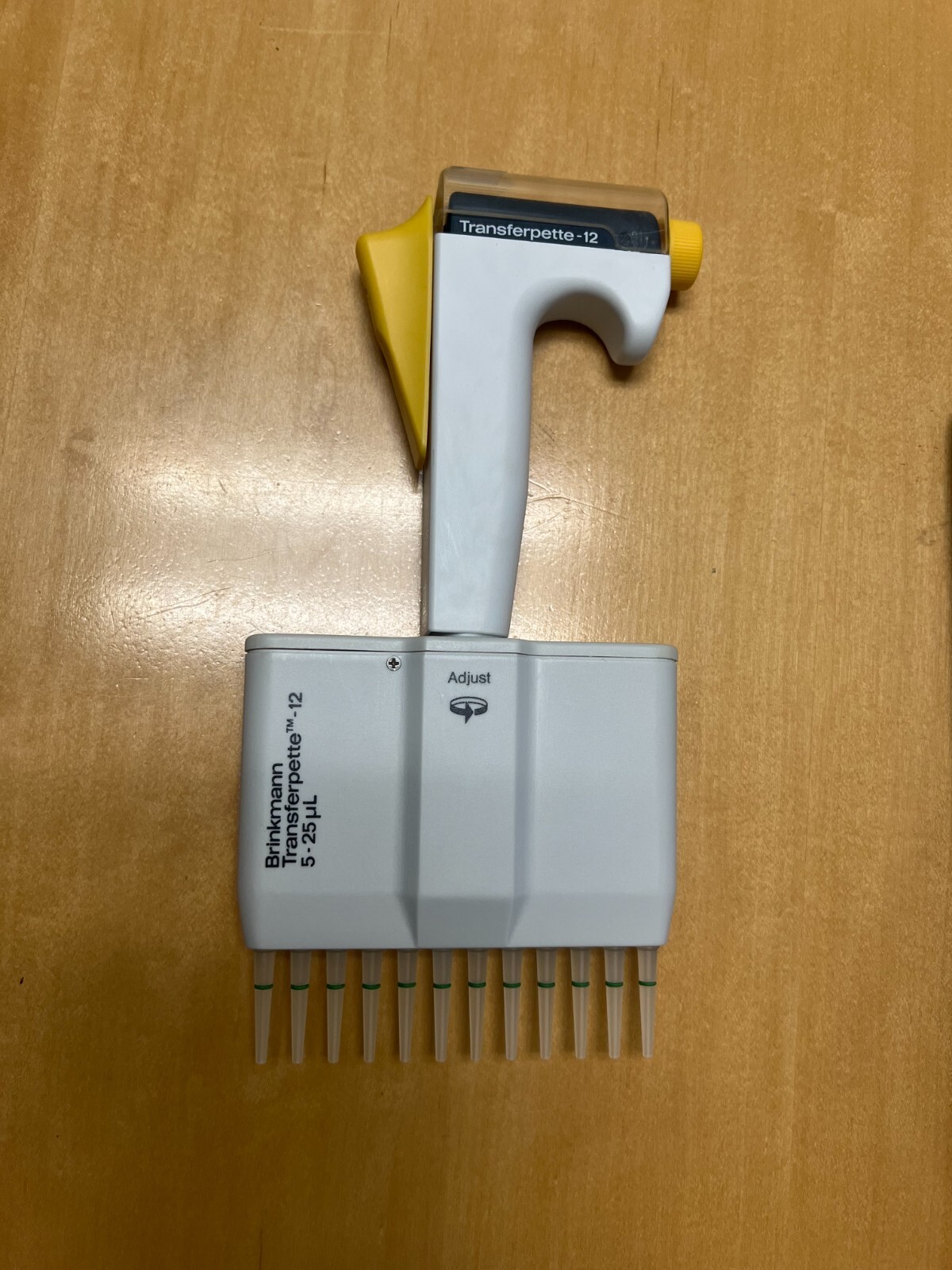 NEW Brinkmann Transferpette 12 Channel Manual Pipette 5-25 uL