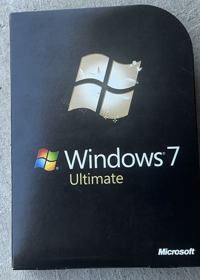 Microsoft Windows 7 Ultimate 32 / 64bit Kit DVD Media + Key Retail Box