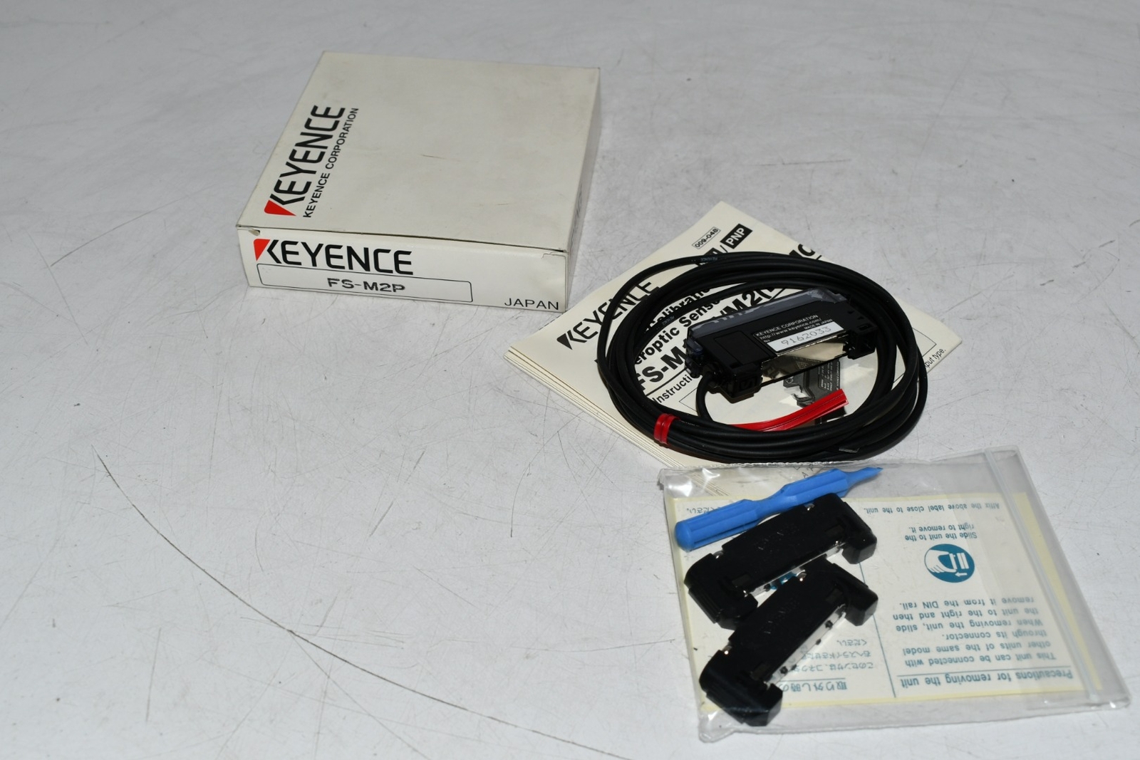 NEW Keyence FS-M2P Fiber Amplifier, Cable Type, Expansion Unit, PNP