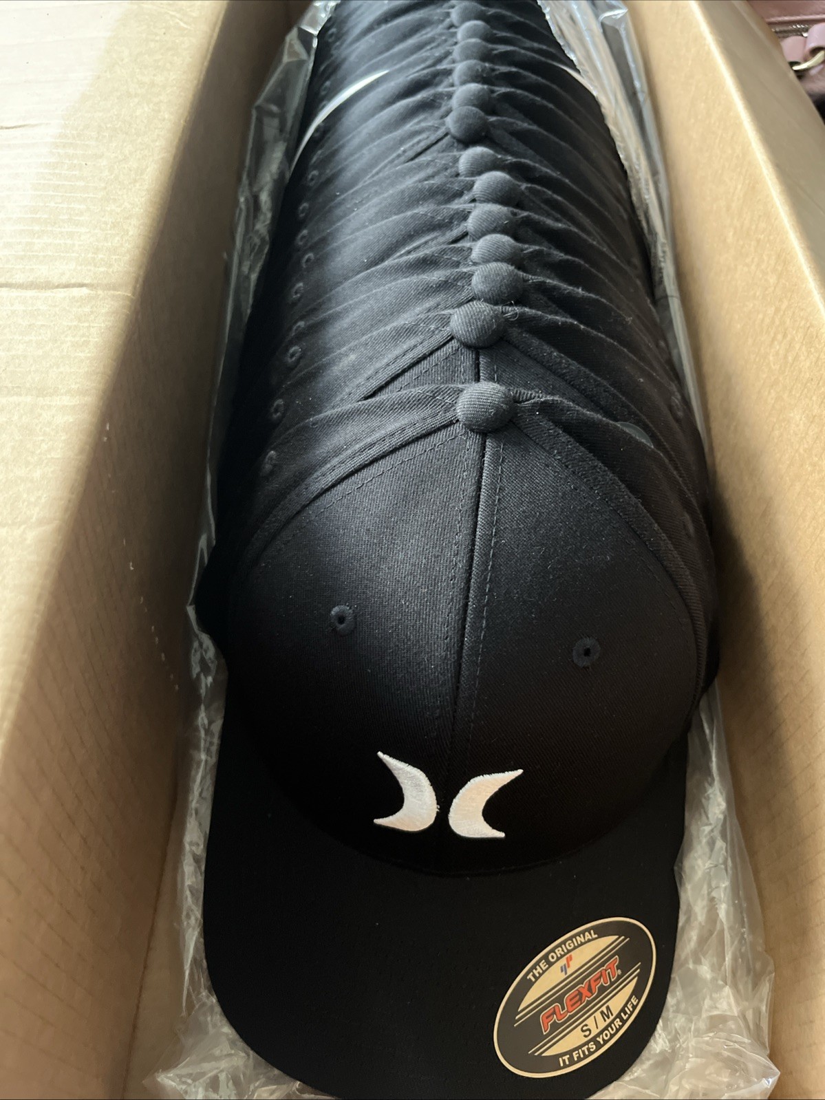 Hurley Flexfit Black Hat S/M Stretch Fitted Cap Logo Surf Skate