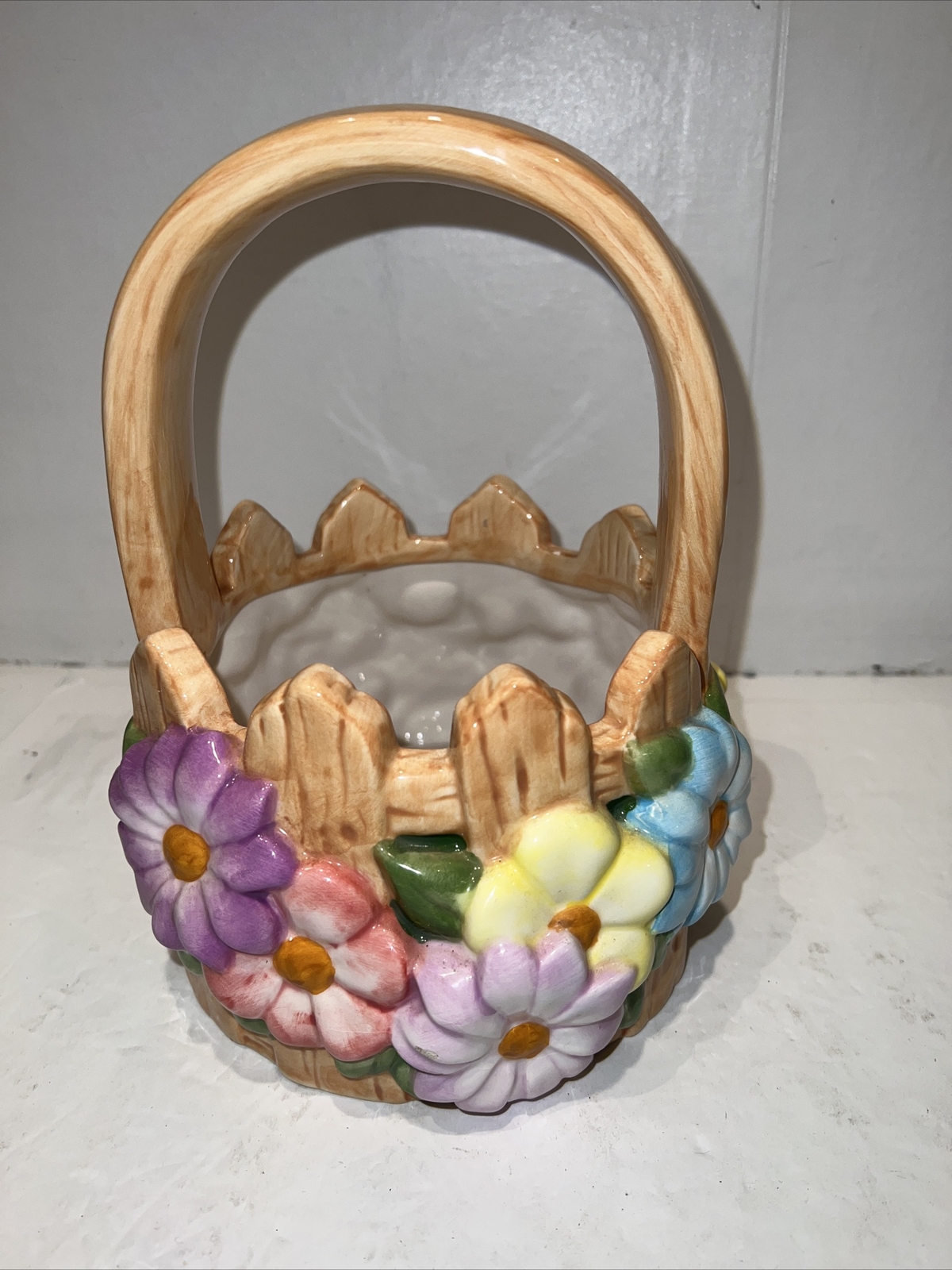 Teleflora Ceramic Picket Fence Basket with Flowers, Spring/ Easter Decor EUC