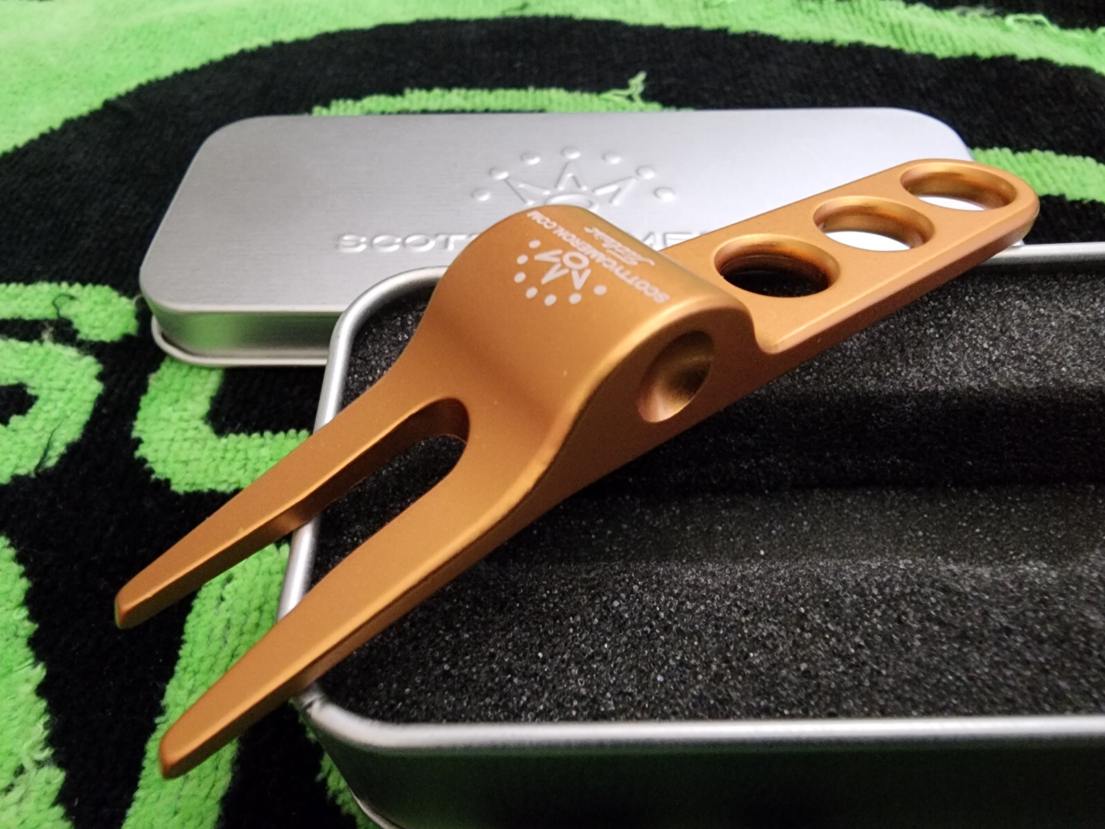 Rare Scotty Cameron 2008 Club Member Clip Pivot/Divot Tool⛳⛳⛳NEW IN ORIGINAL TIN