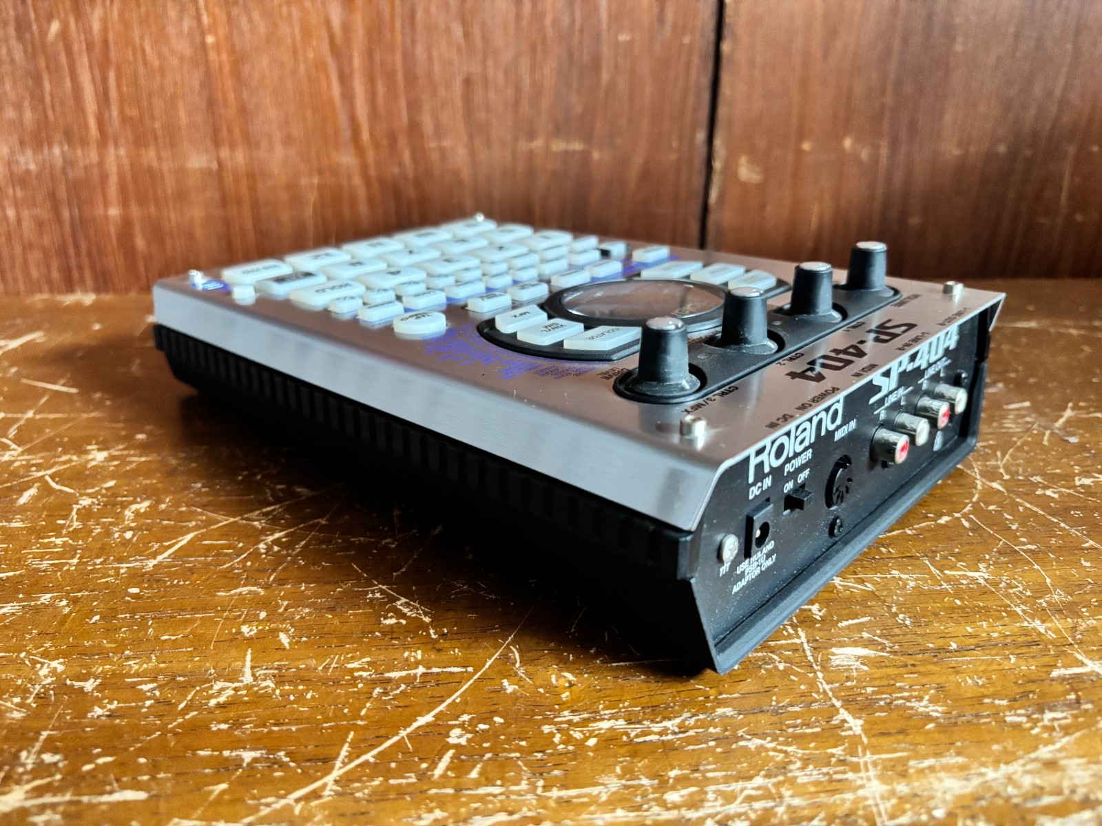 Roland SP-404 Sampling Workstation w/ power supply