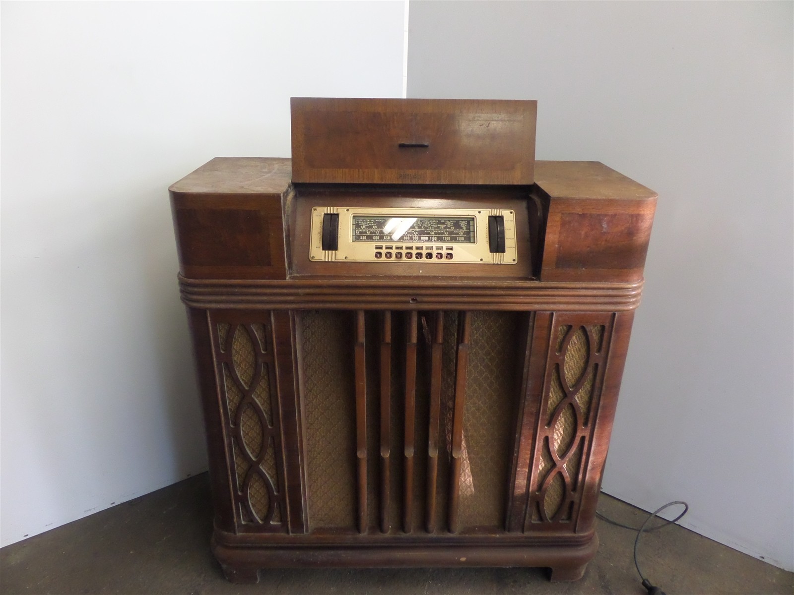 Vintage 1940's Philco Tube Radio 40-201XX