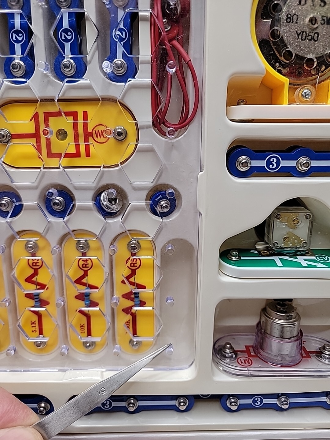 Elenco Snap Circuits Model SC-300 Electronics Kit.