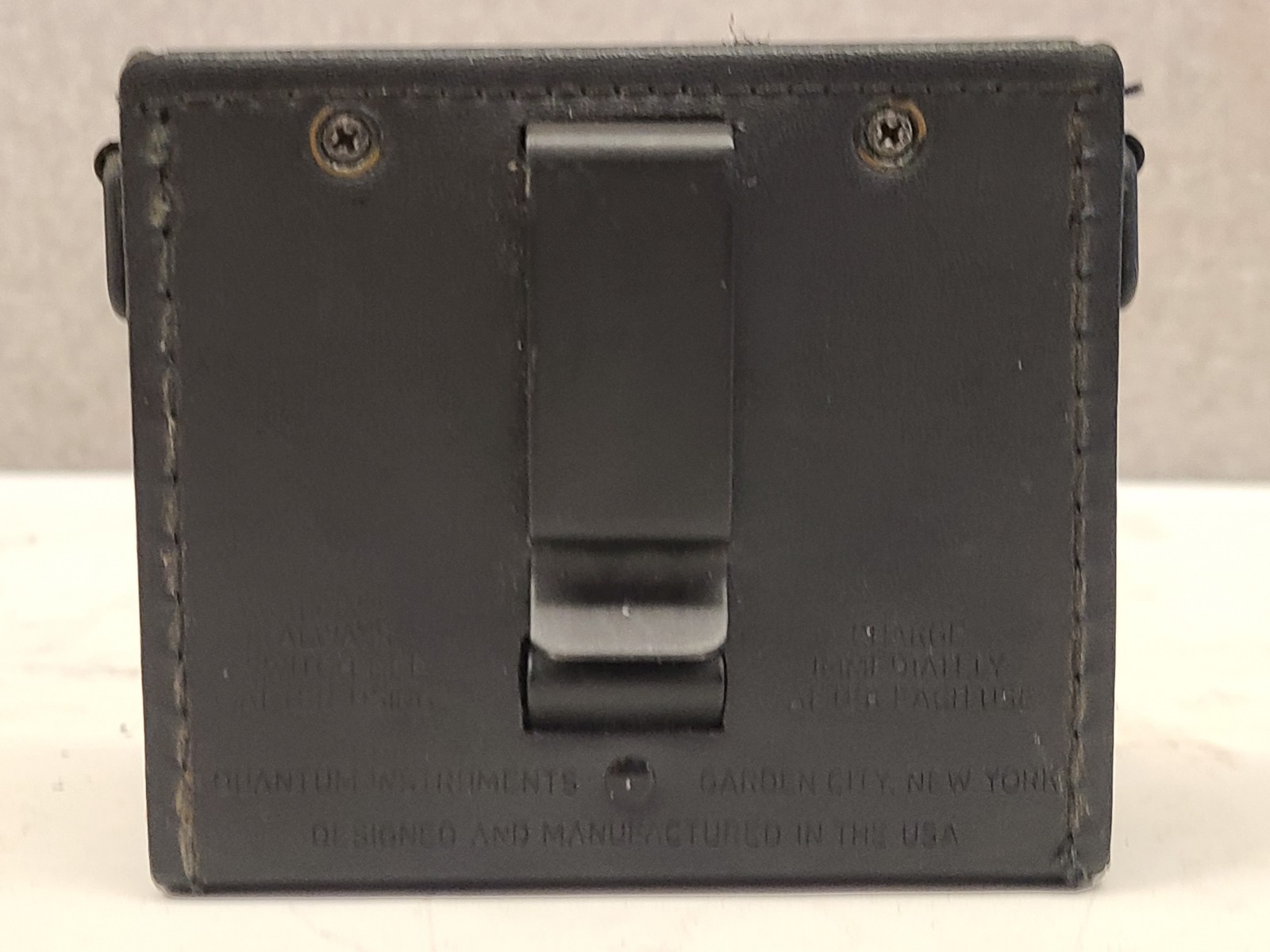 Vintage Quantum Battery 1 With Case & Clip UNTESTED