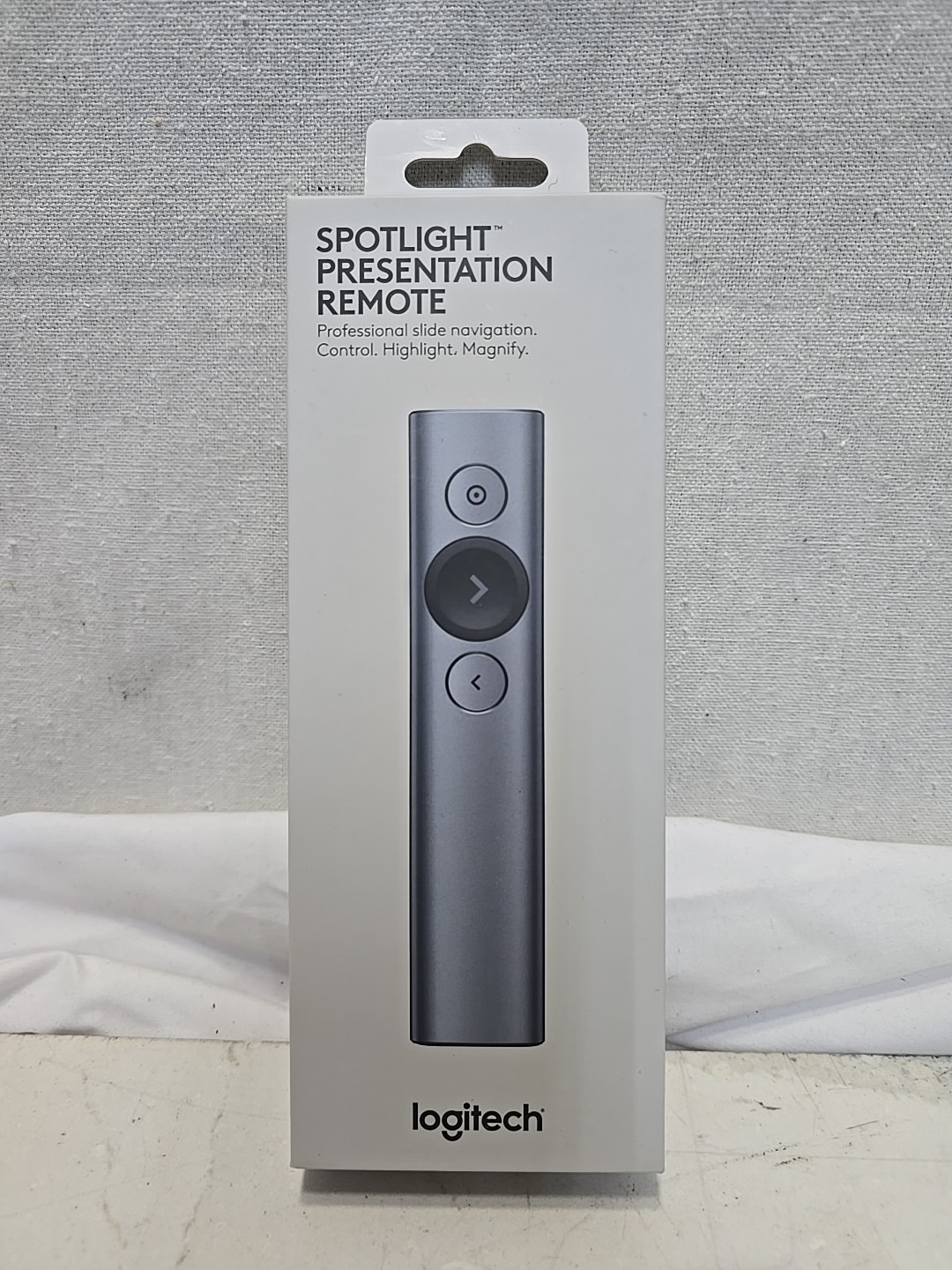 Logitech Spotlight 910-004654 Wireless Presentation Remote Control with USB