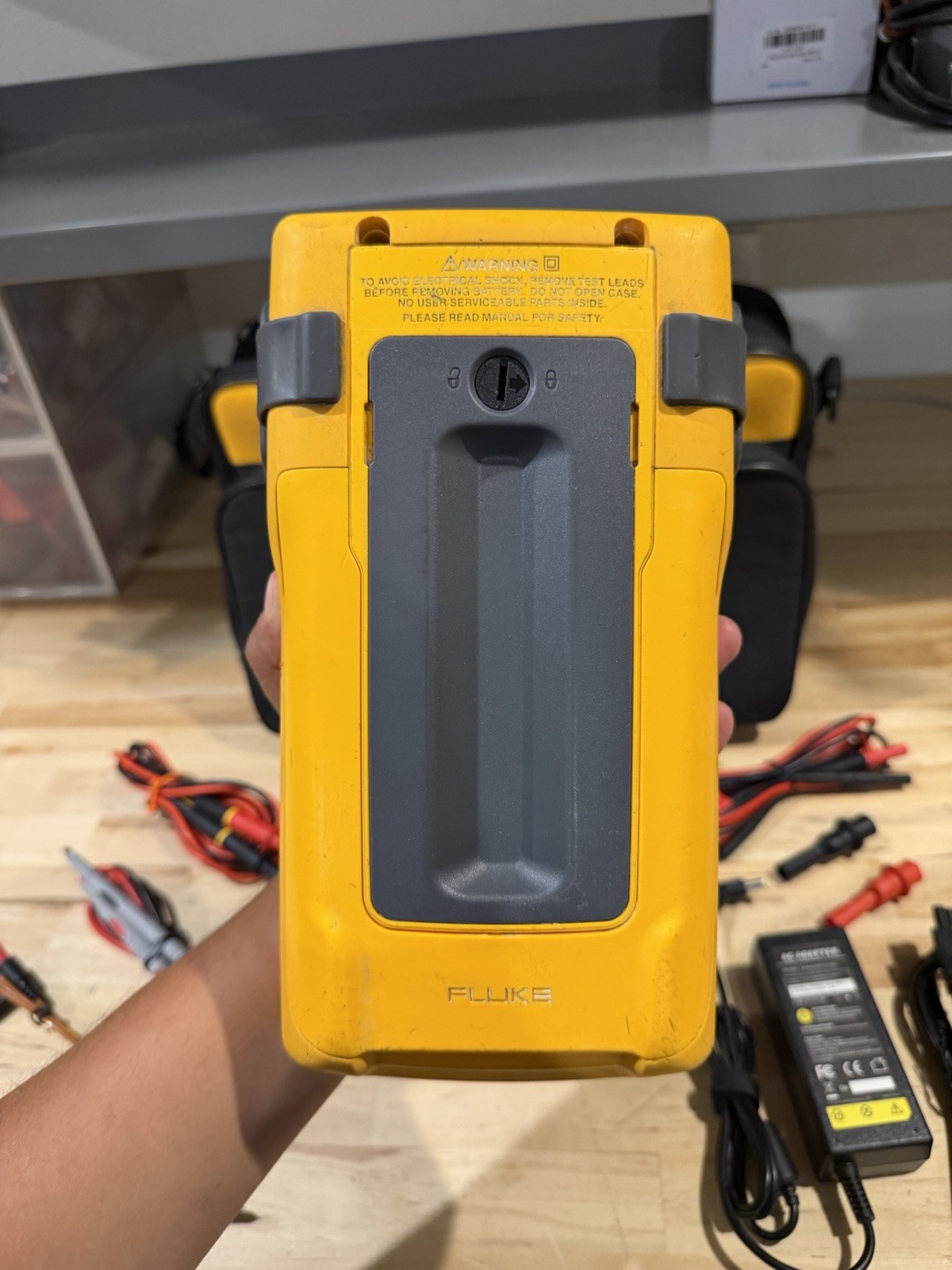 FLUKE 754 DOCUMENTING PROCESS CALIBRATOR W/ ACCESSORIES (TESTED) FREE SHIPPING