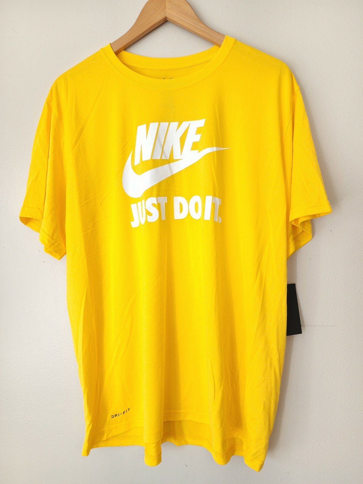Nike Dri-FIT Futura Swoosh Logo Size 2XL Men's T-Shirt DR0688 728 Nwt