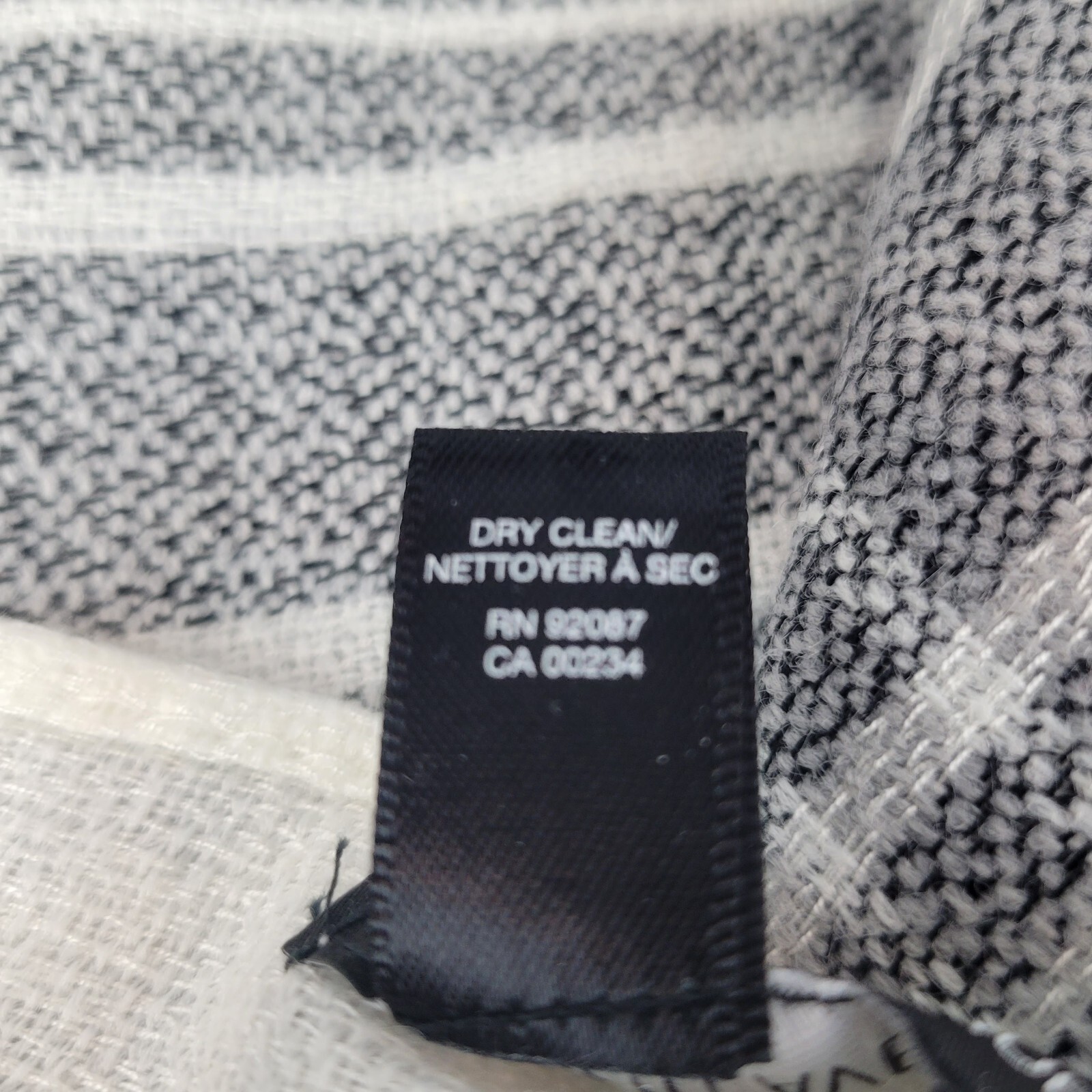 Saks Fifth Avenue Scarf Wrap Black & Ivory Plaid w/Fringe Lightweight 76 x 30