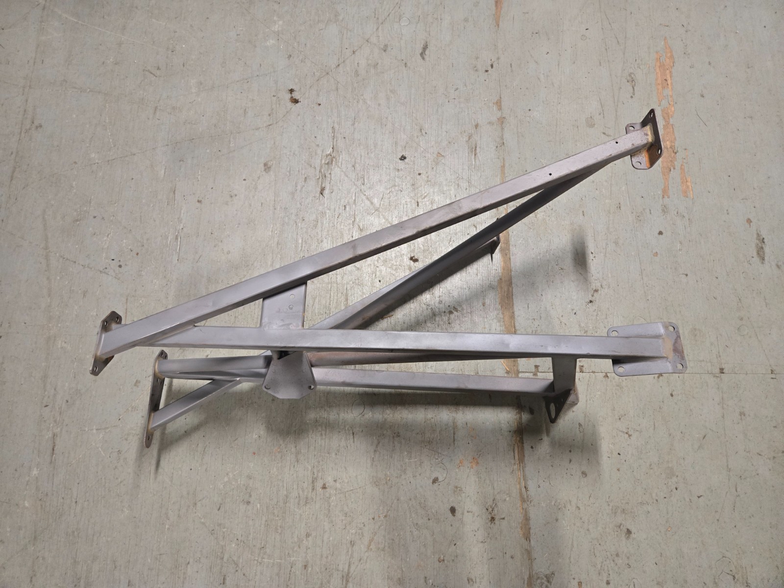 Jaguar XKE E-Type S1 S2 RH Front Frame Rail C15029