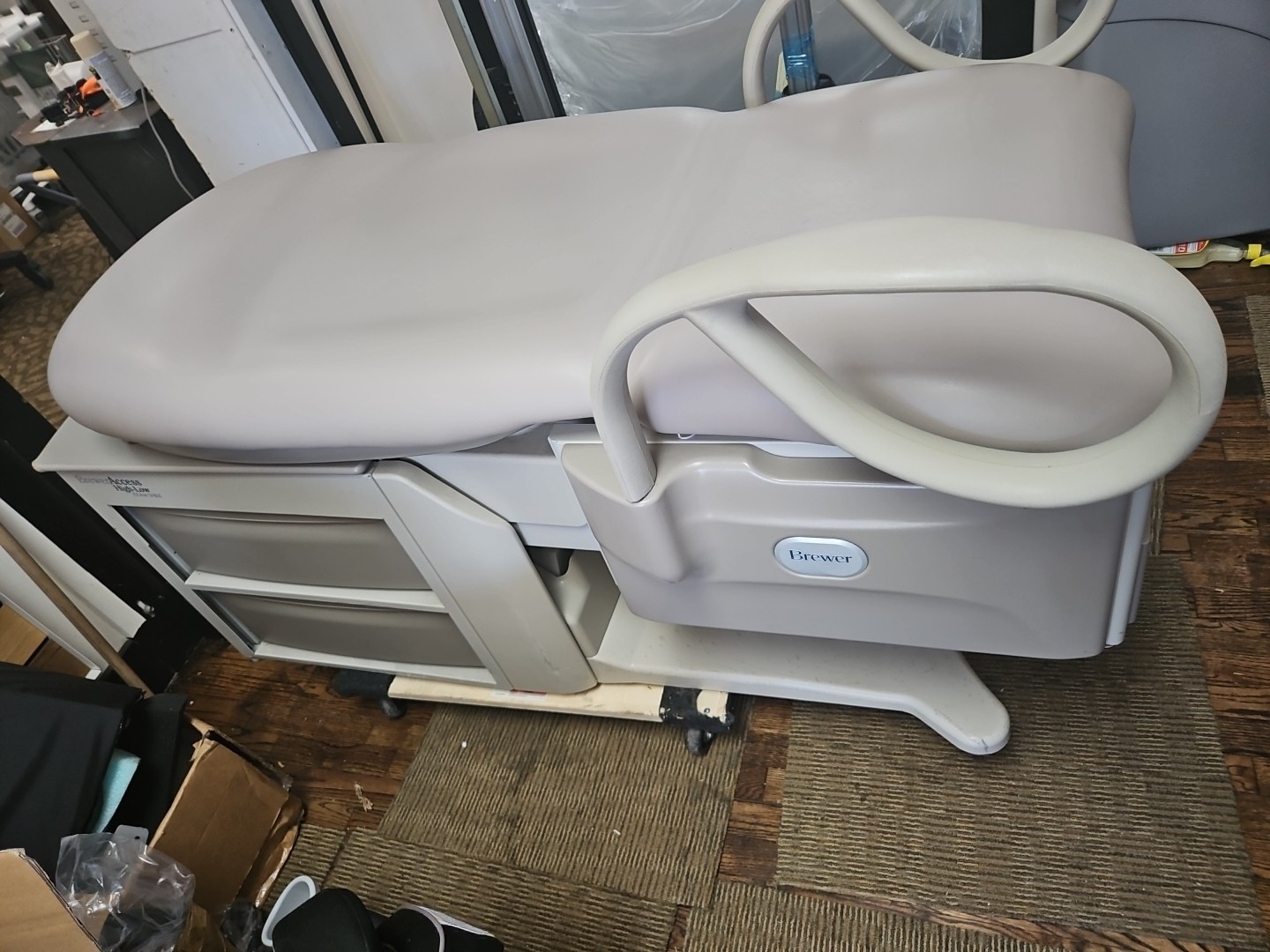 Brewer 6501 Access High-Low Exam Table. 6 Months Warranty.
