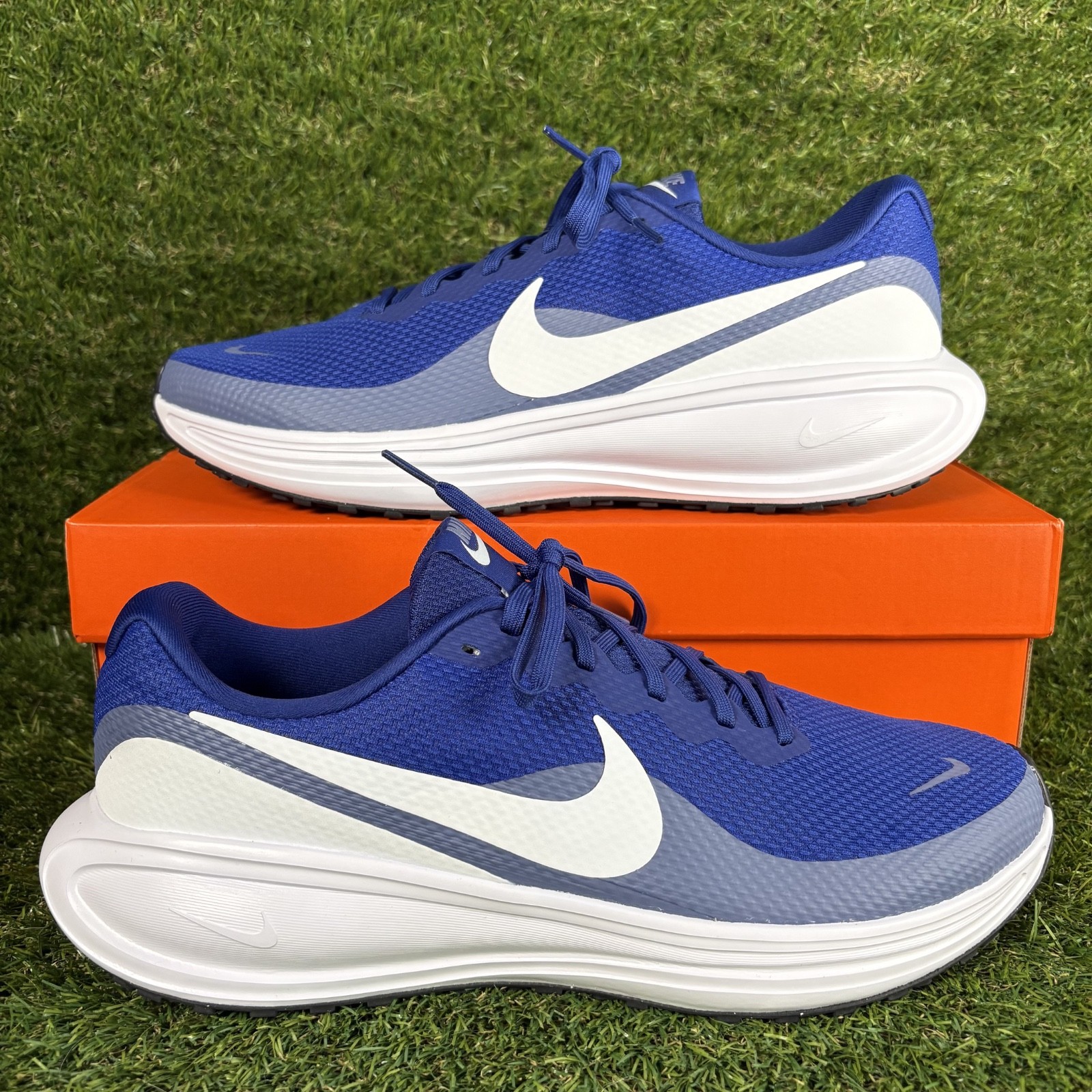 Men's Nike Shoes Size 9.5 Revolution 8 Royal Blue White Sneakers Cushioned Lace