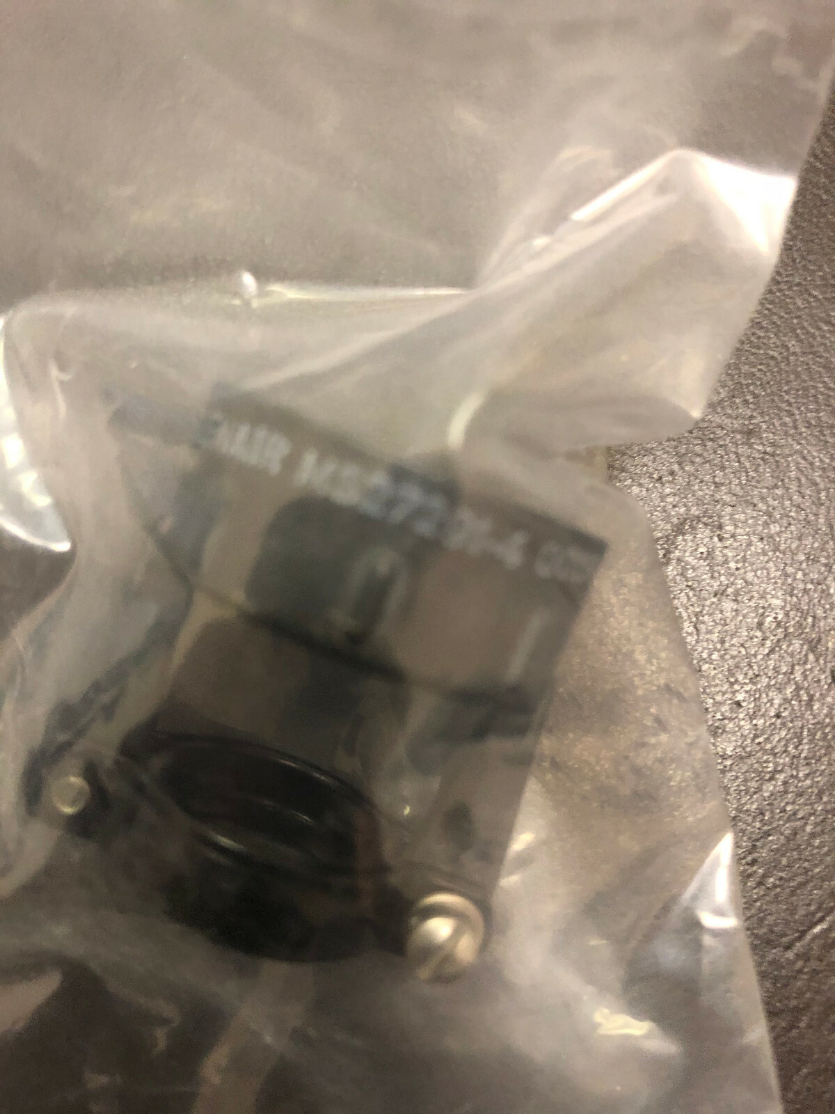 MS27291-4 06324 ZGLENAIR Connector   9905 2 PER PACK