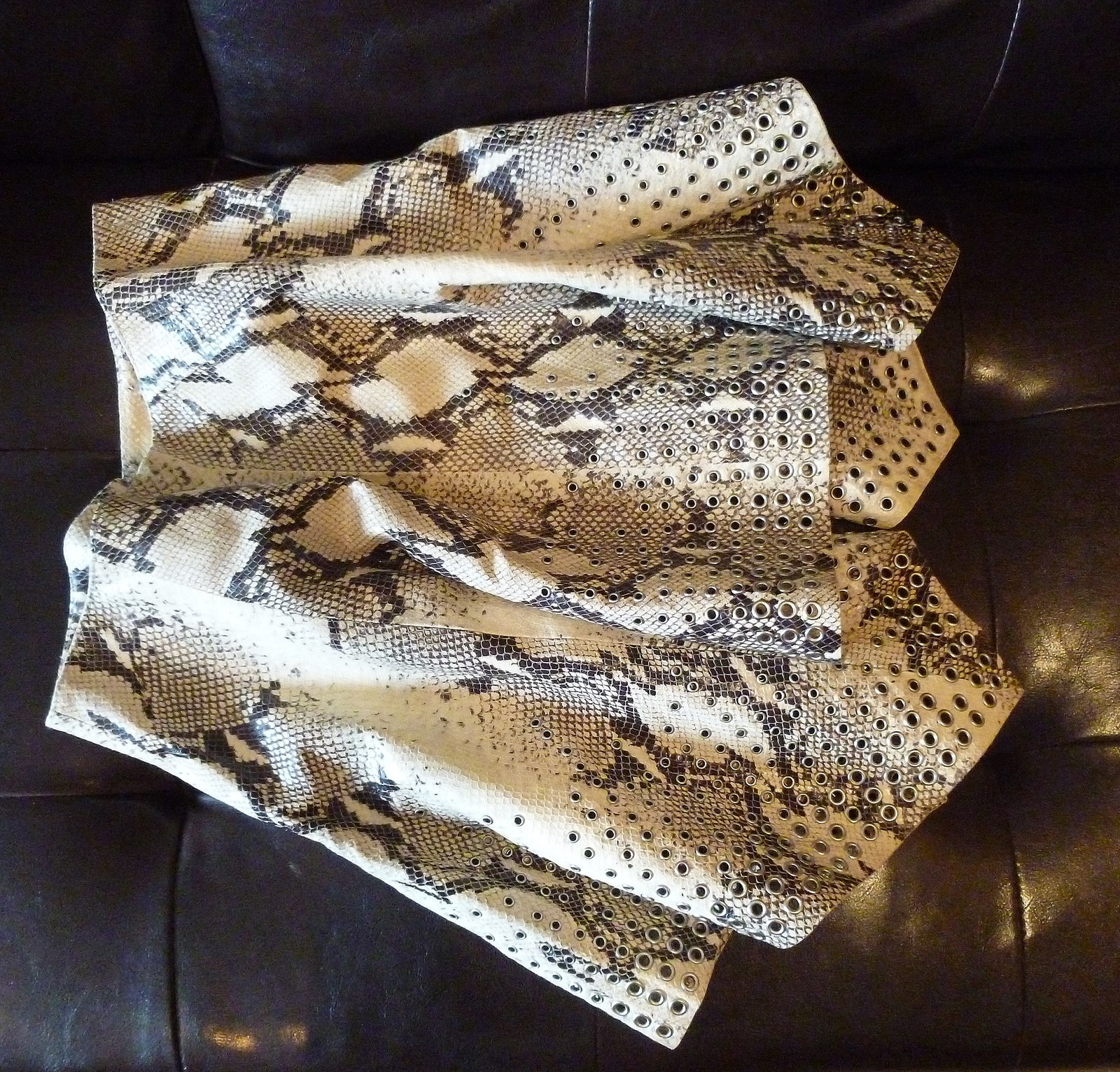 DONALD PLINER ROCK STAR LEATHER SKIRT SNAKE PYTHON ANIMAL PRINT GROMMETS NEW SZ4