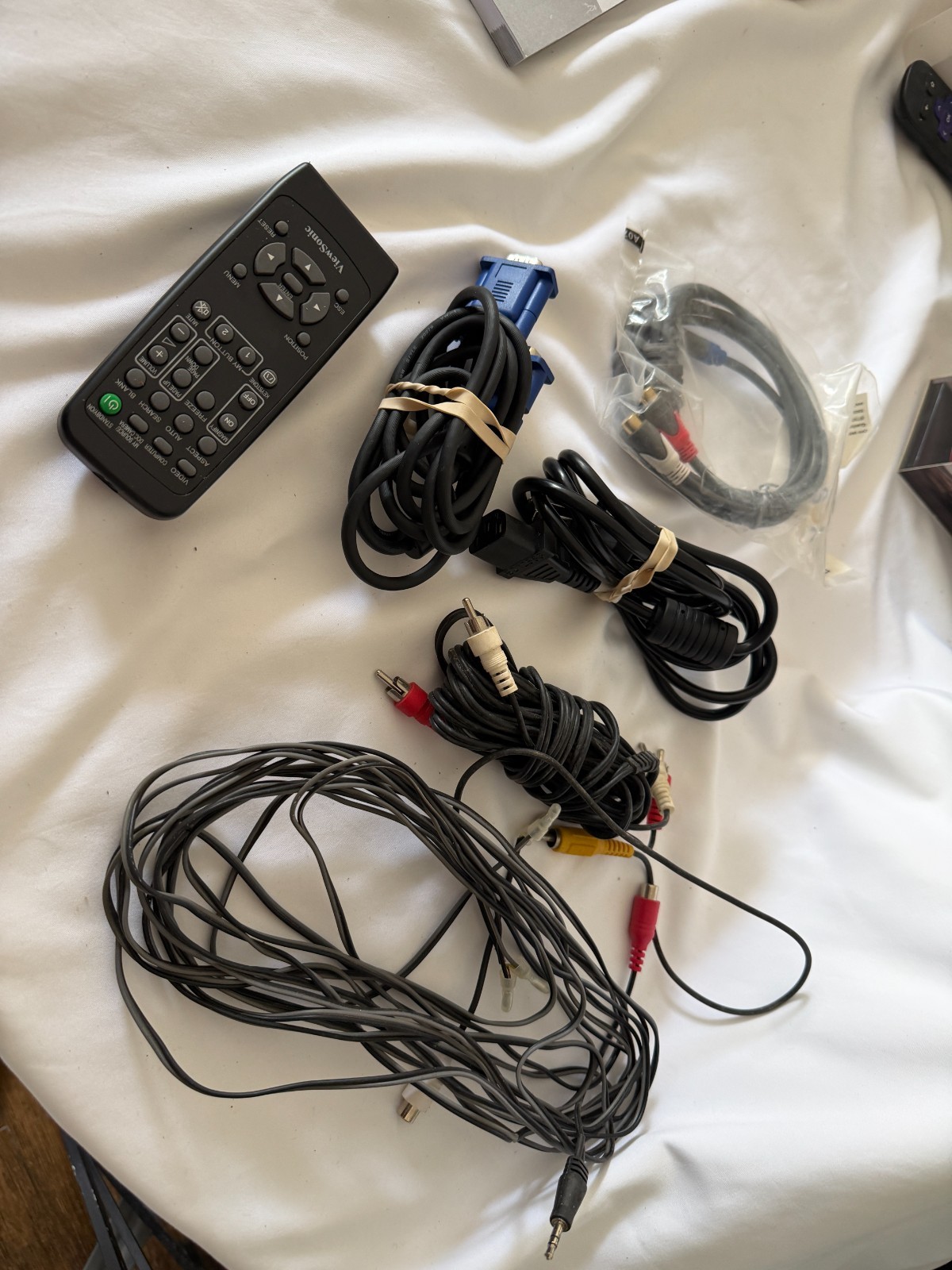 ViewSonic PJL7211 XGA LCD Projector TESTED WORKING