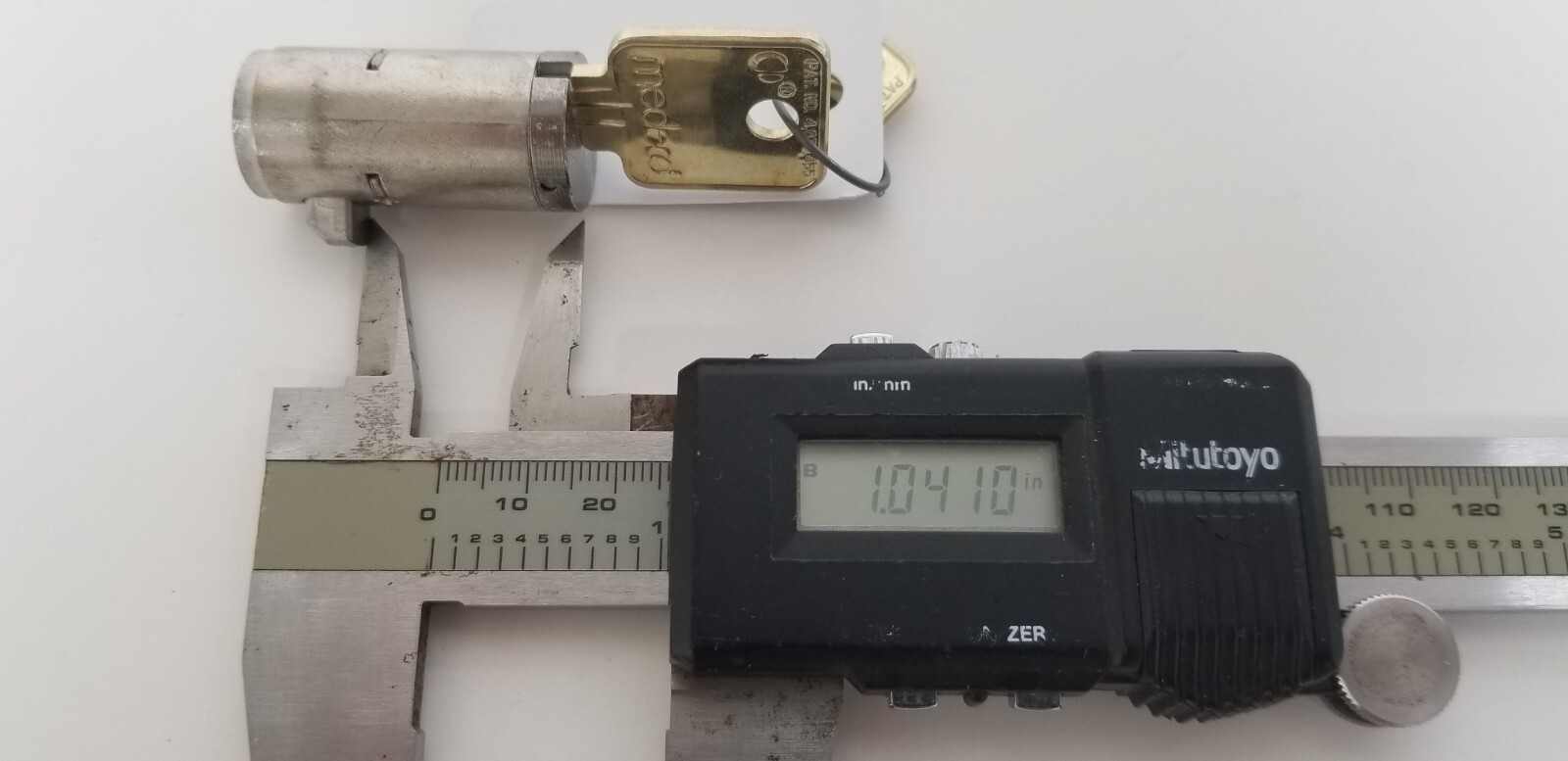 Medeco Lock with 2 Keys for a Dollar Bill Changer T-Handle Rowe, American, SCM