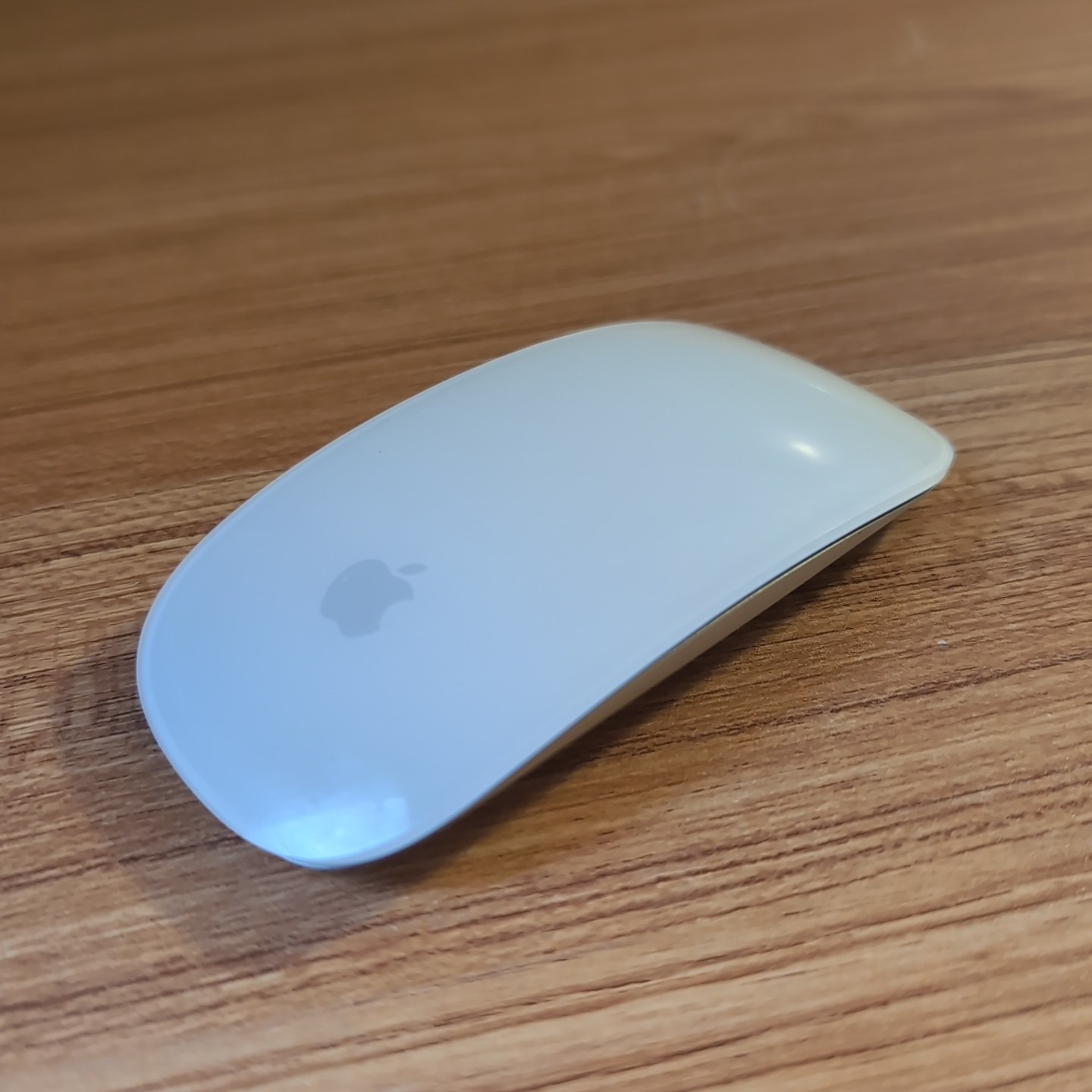 Apple A1296 Wireless Bluetooth Magic Laser Mouse White EX Used Shape