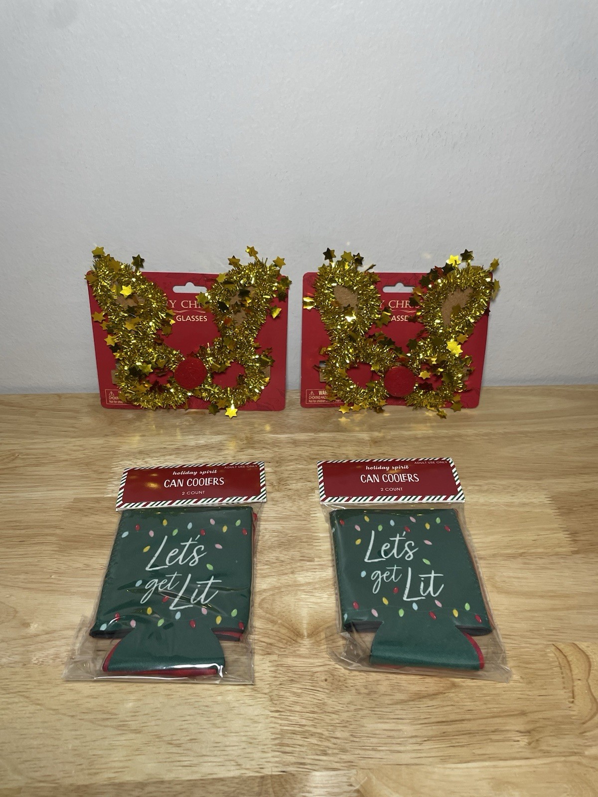 Lot Of 4 Brand New Christmas Can Coozies With 2 Christmas Party Glasses Holiday