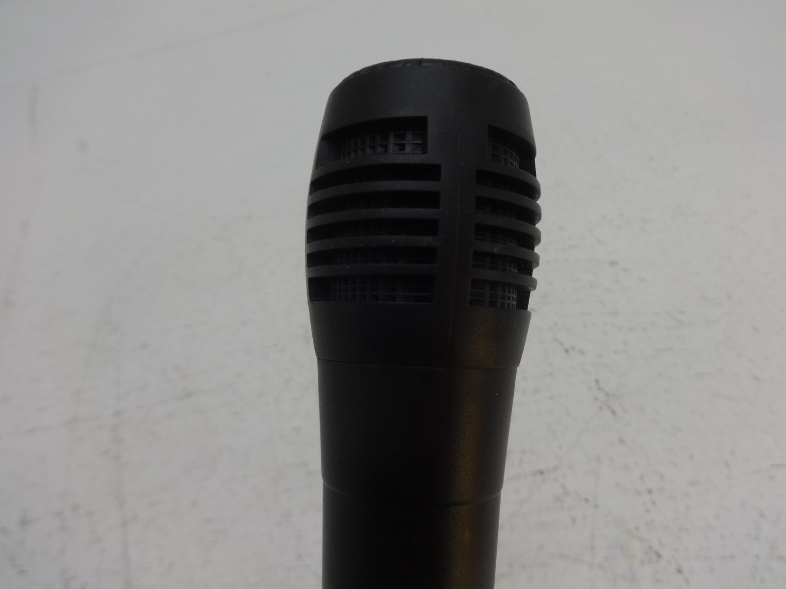 QFX M-210 Wired Unidirectional Dynamic Microphone with 8ft Cable