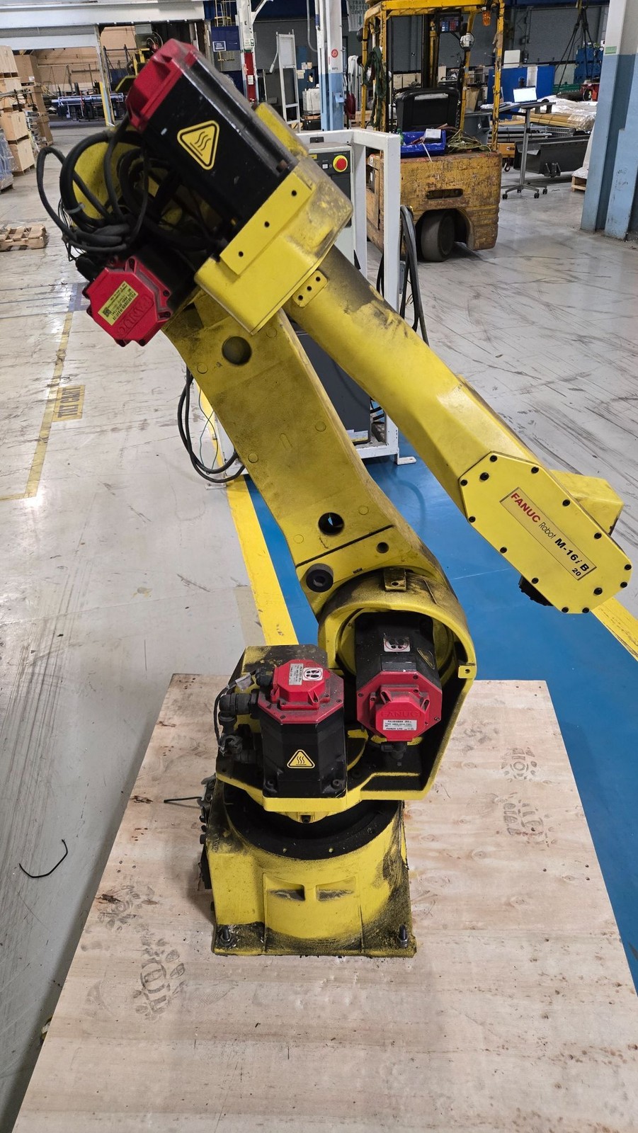 FANUC M‑16iB/20 Complete w/ R‑J3iB Controller USED