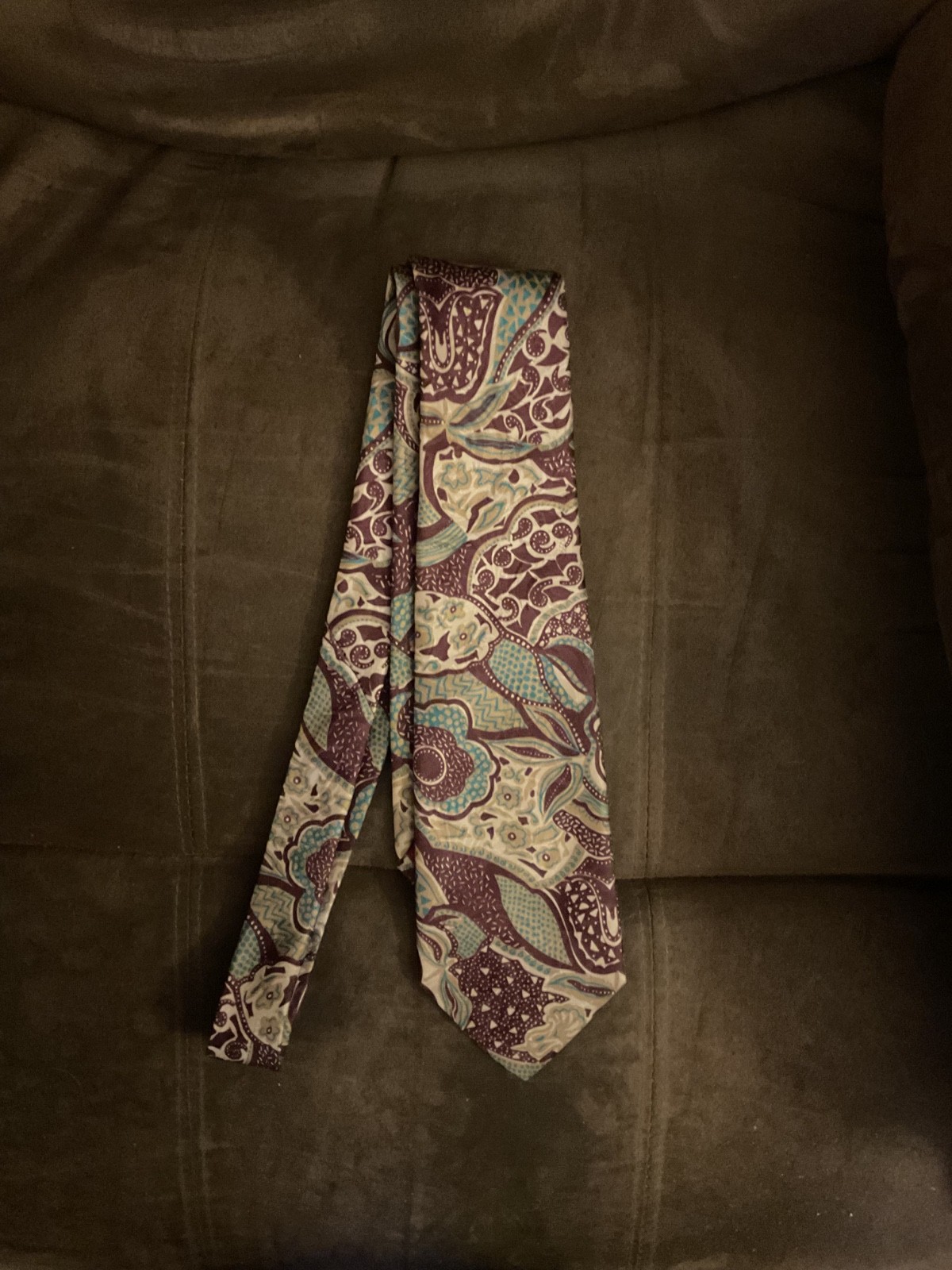 Beautiful Buckingham Maroon/Aqua/Gold/Silver Multi-Colored Patterned Necktie