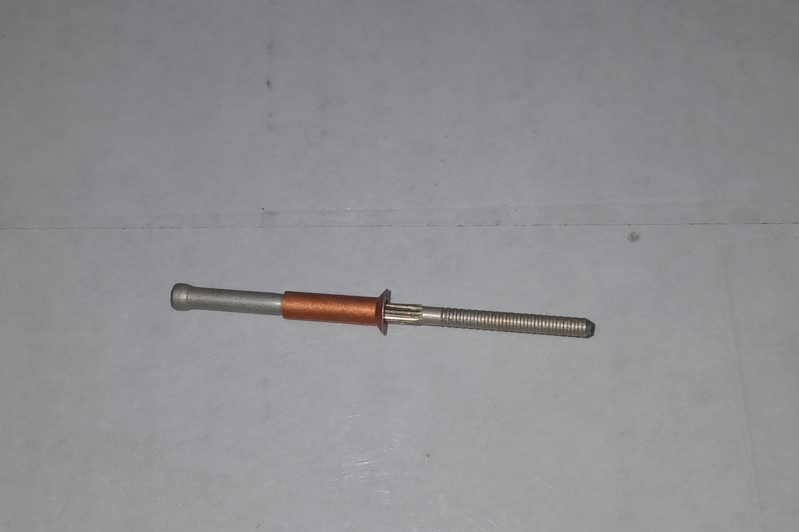(100) Blind Rivet P/N DLA500-86P-A549.   NSN 5320-00-061-9643. aerospace.