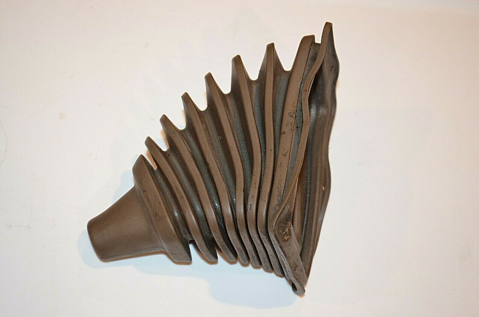 MITSUBISHI MONTERO GEAR SHIFT BEZEL RUBBER BOOT BROWN OEM 1993 1994 1995