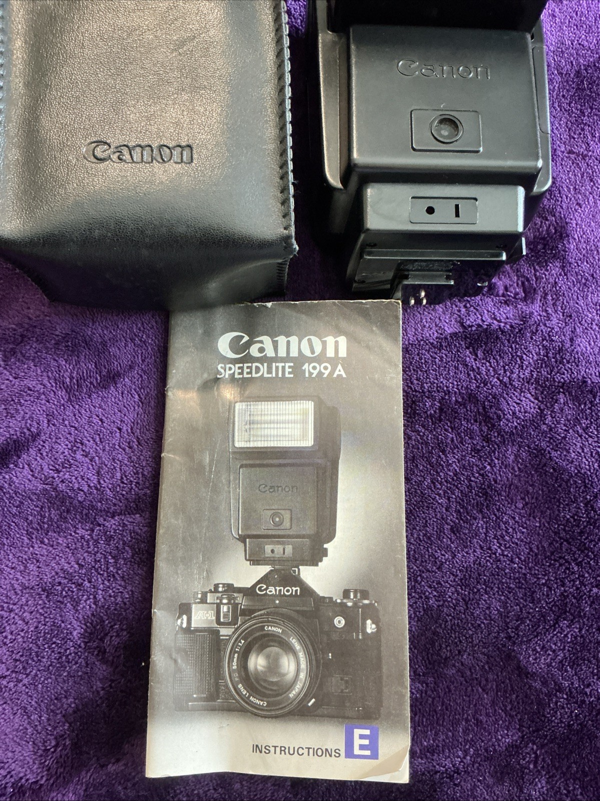 Canon Speedlite 199A Flash w Case & Instructions Manual