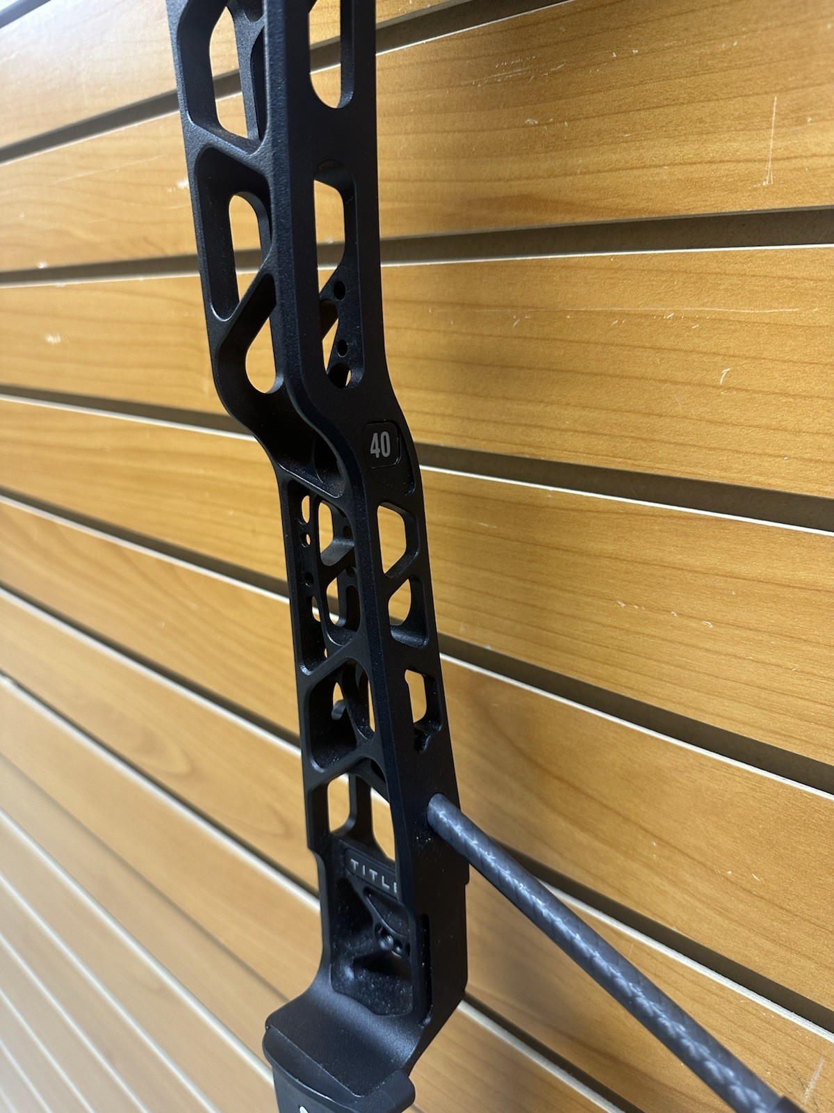Mathews TITLE 40 Compound Bow - Black - RH - Barely Shot
