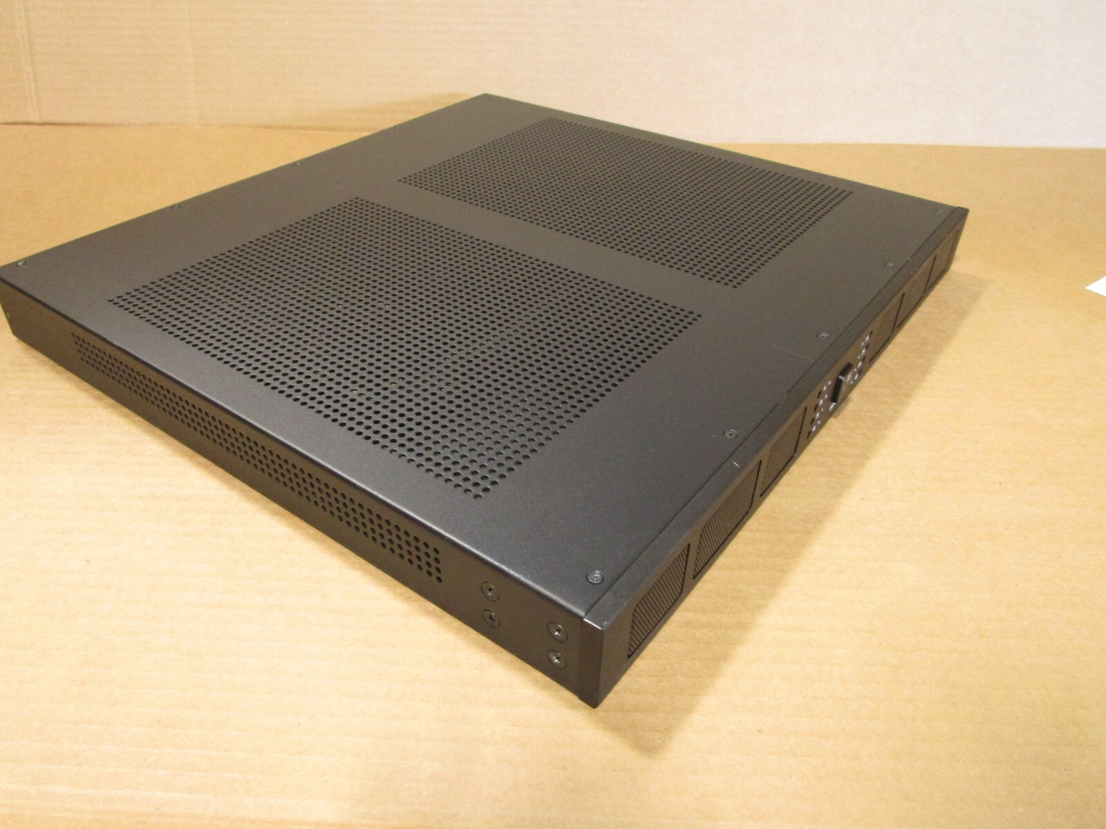 Sonance DSP 8-130 AMP Multi-Channel Amplifier - Great Item -