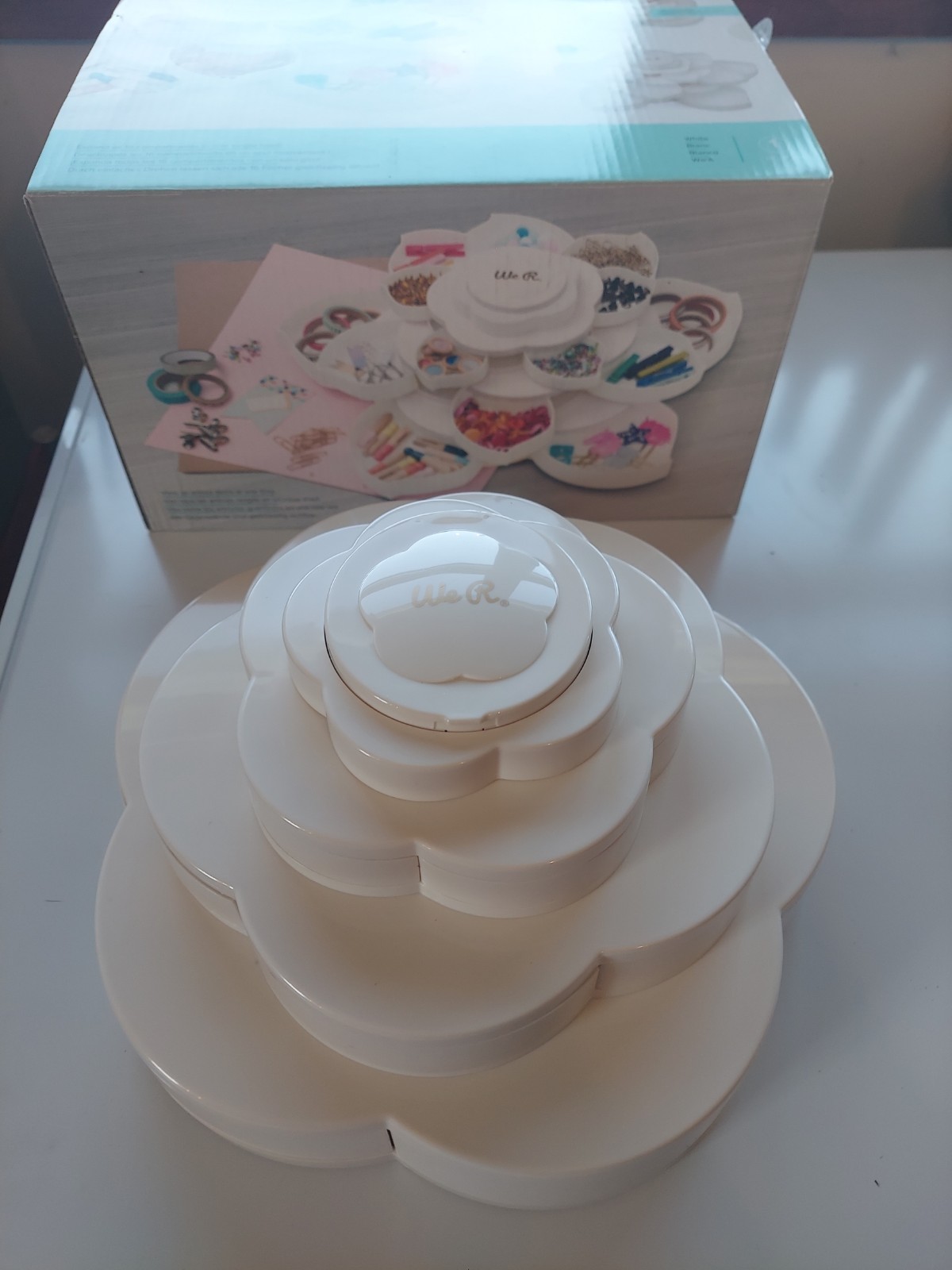 Bloom Embellishment Storage 16 Compartments We R Memory Keepers White NEW