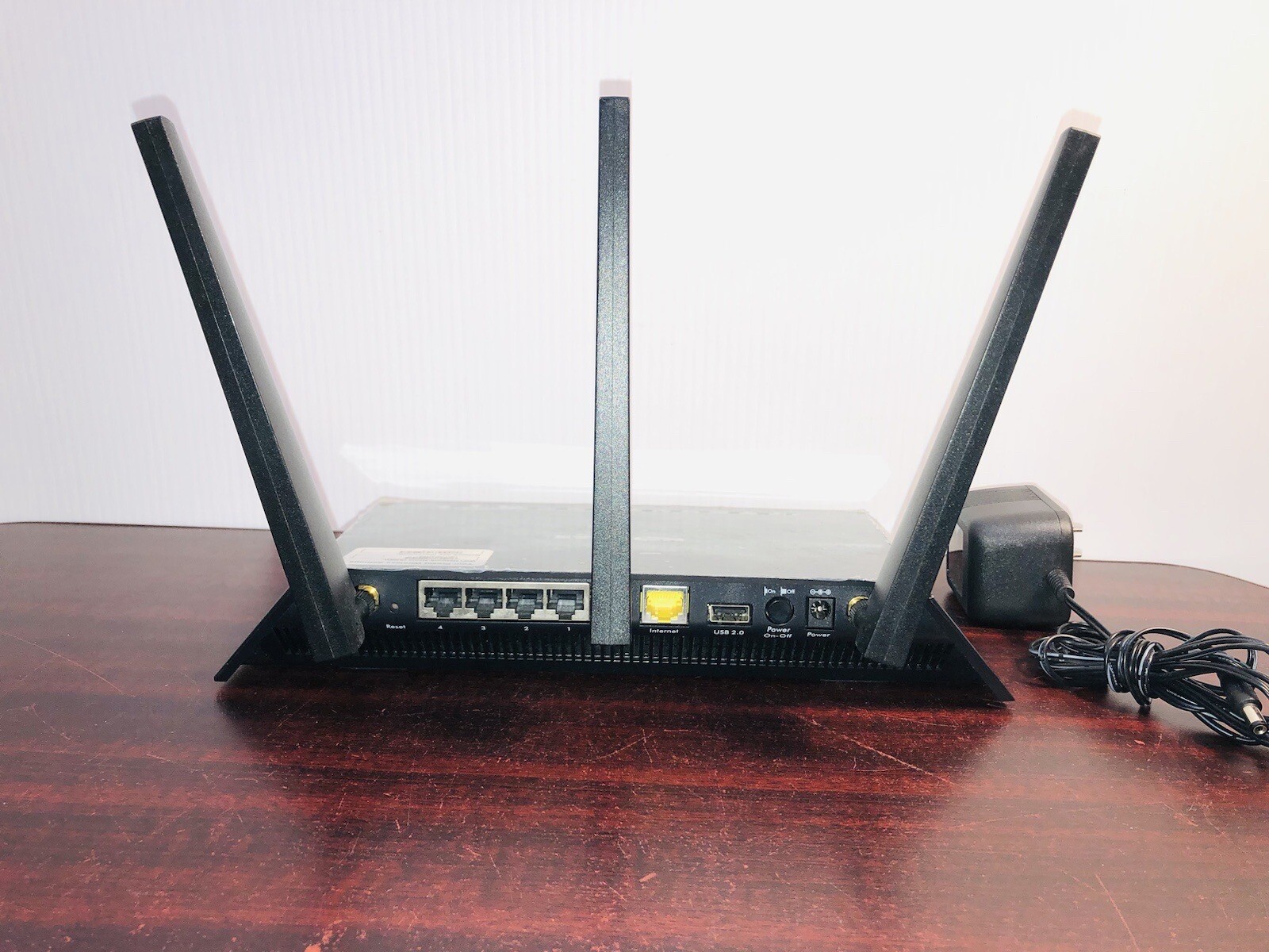 Netgear Nighthawk AC1900 Model R 7000 Wireless WiFi Router