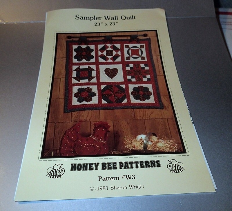 HONEY BEE QUILT PATTERN ~ SAMPLER WALL QUILT ~ WALL HANGING ~ 23" x 23" *NEW