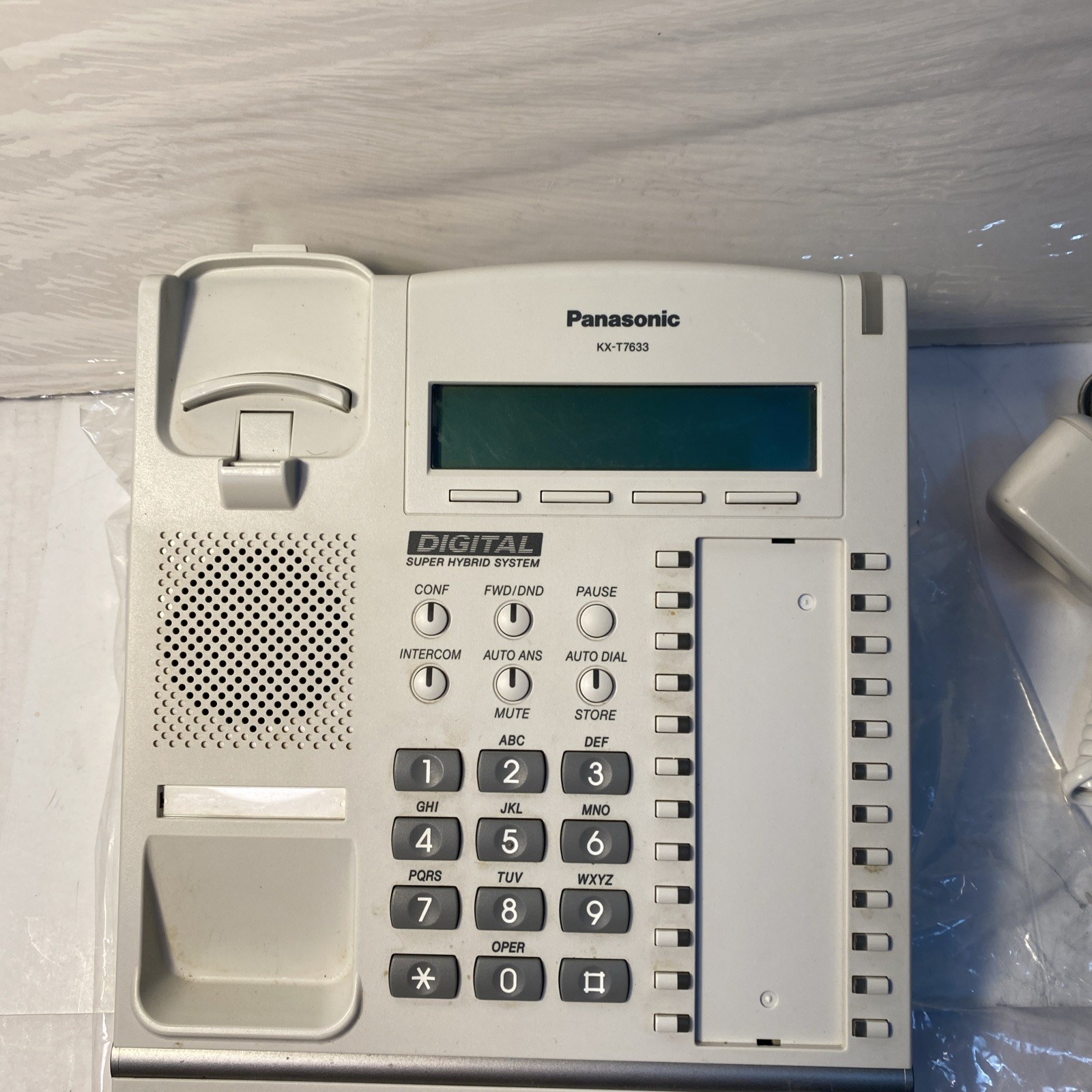 KX T7633 - Digital Super Hybrid System White SAME DAY SHIPPING NICE UNIT!!